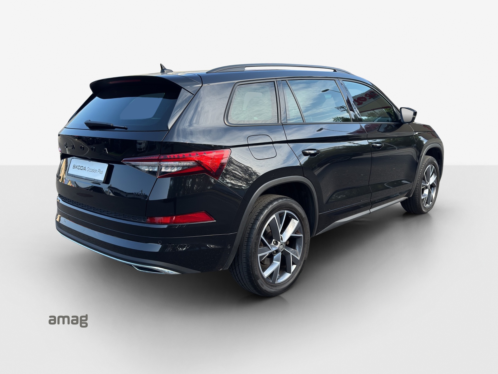 SKODA Kodiaq 2.0 TSI 4x4 SportLine-image-4