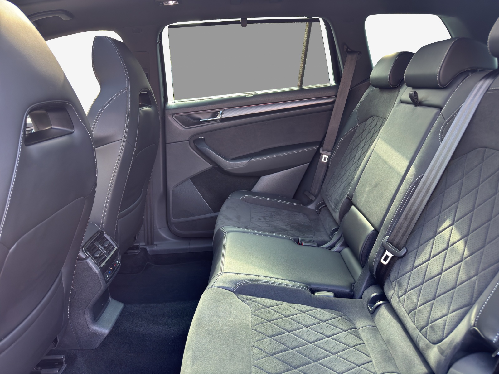 SKODA Kodiaq 2.0 TSI 4x4 SportLine-image-11