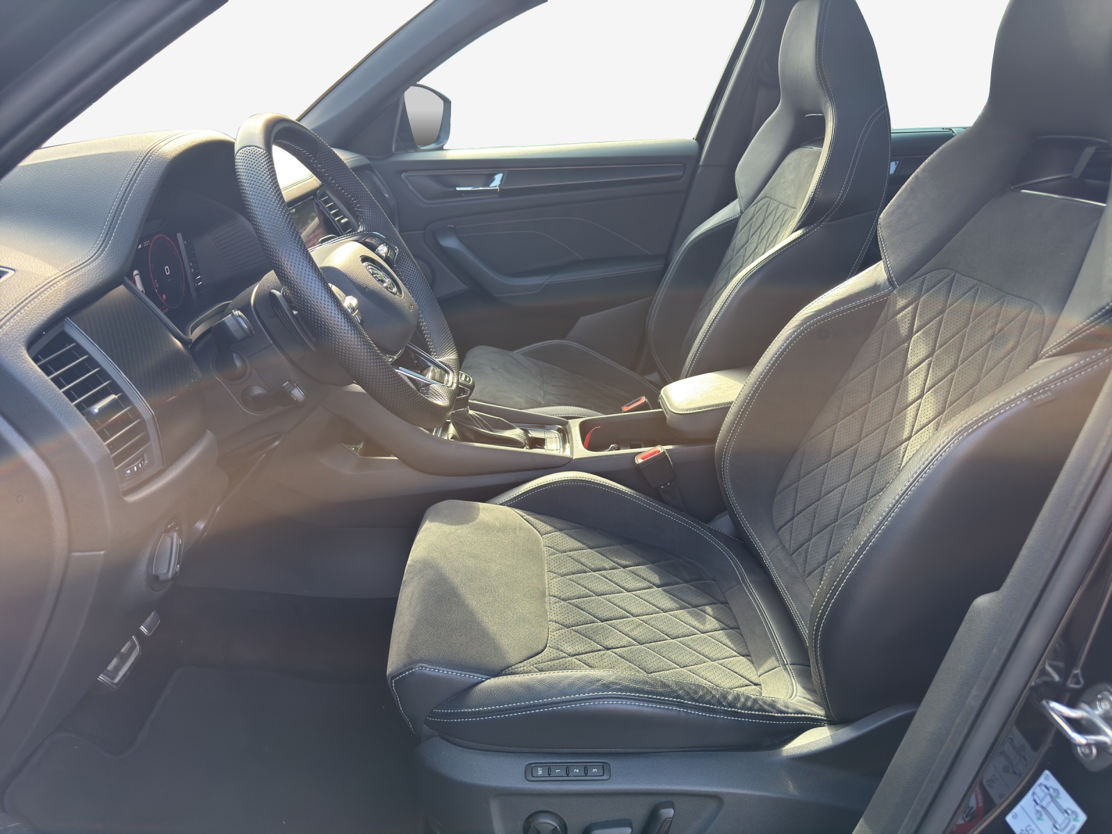 SKODA Kodiaq 2.0 TSI 4x4 SportLine-image-7