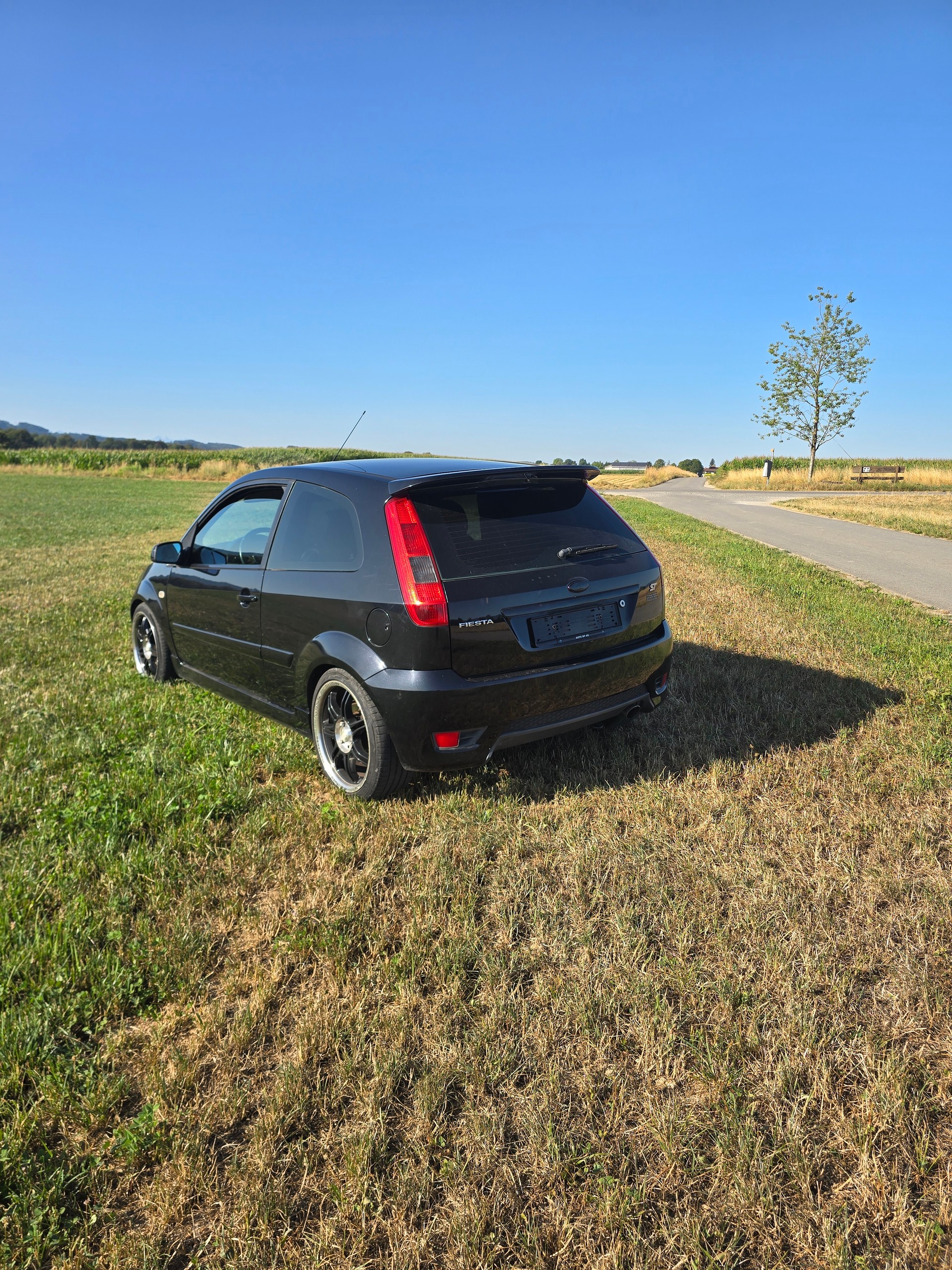 FORD Fiesta 2.0 16V ST-image-3