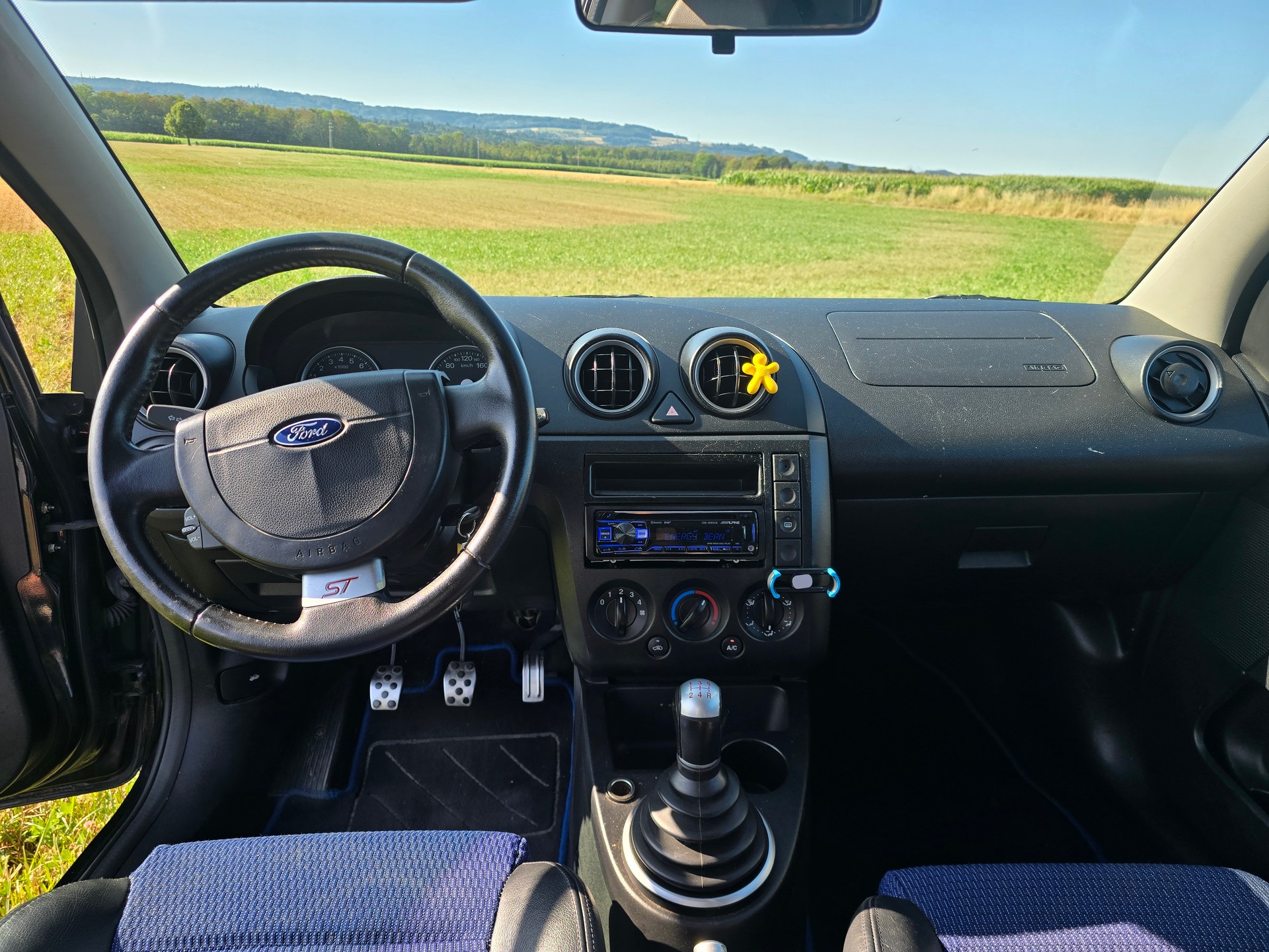 FORD Fiesta 2.0 16V ST-image-8