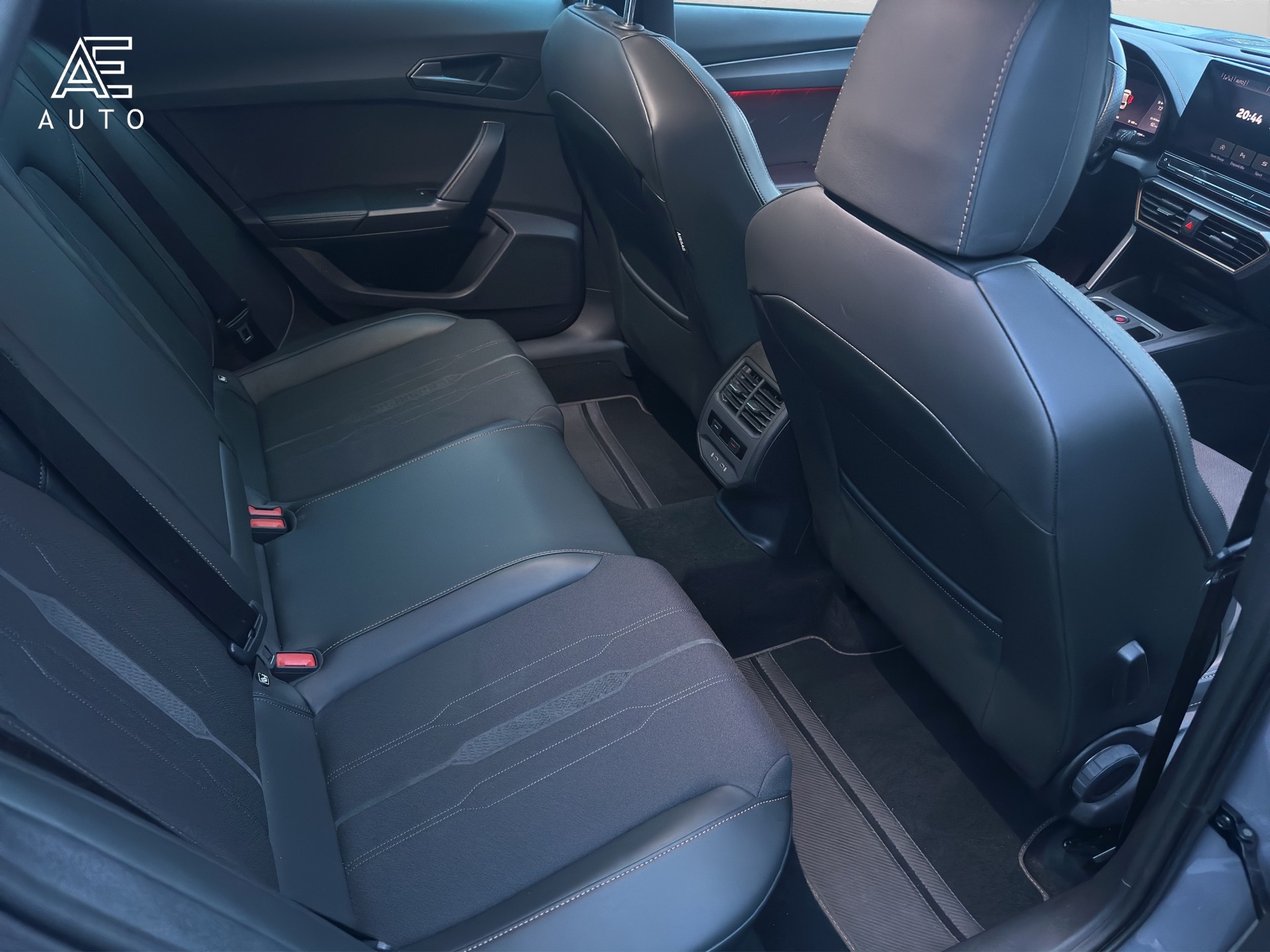 CUPRA Formentor 1.5 TSI DSG-image-11