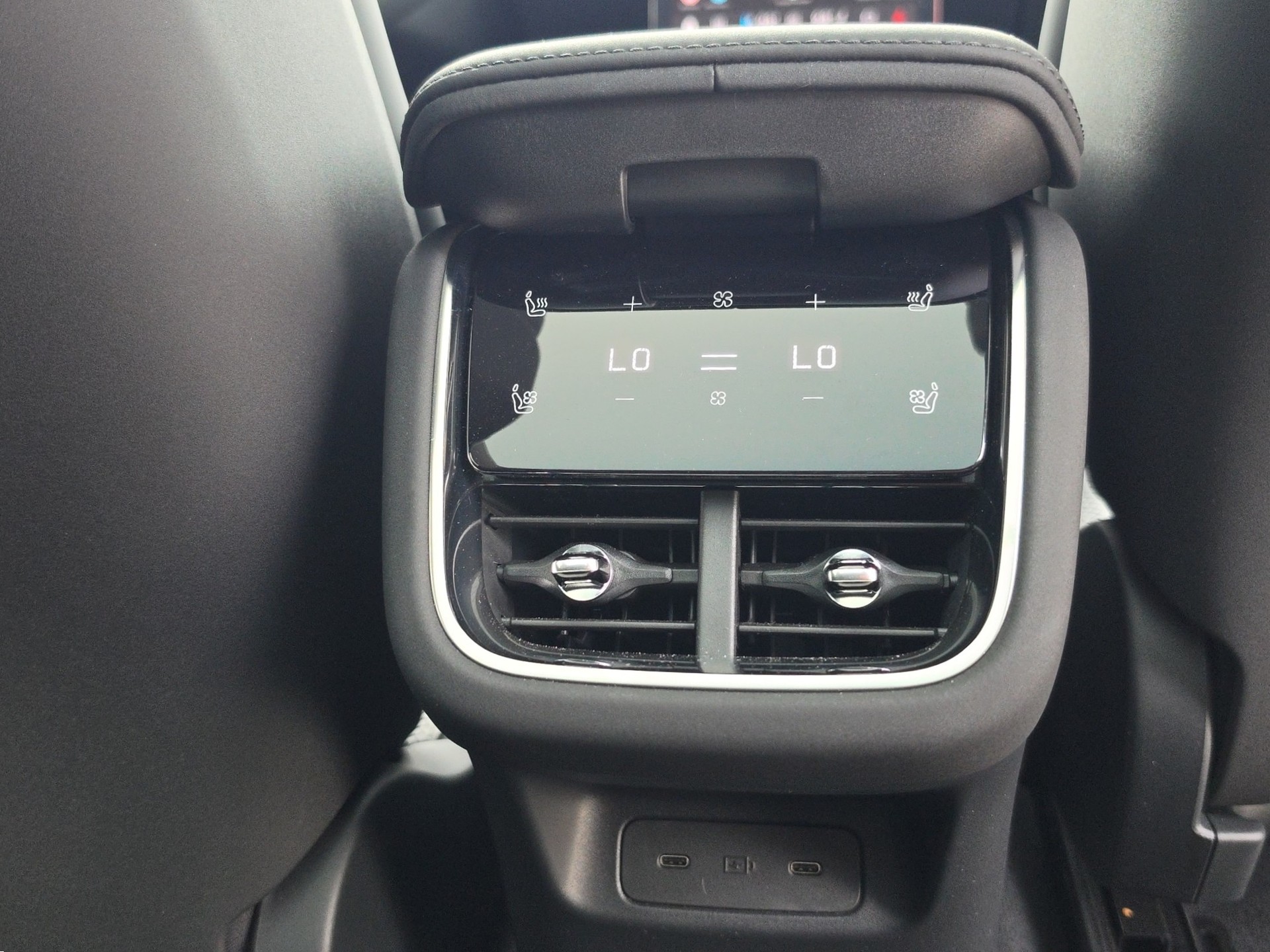 VOLVO ES90 Ultra-image-22