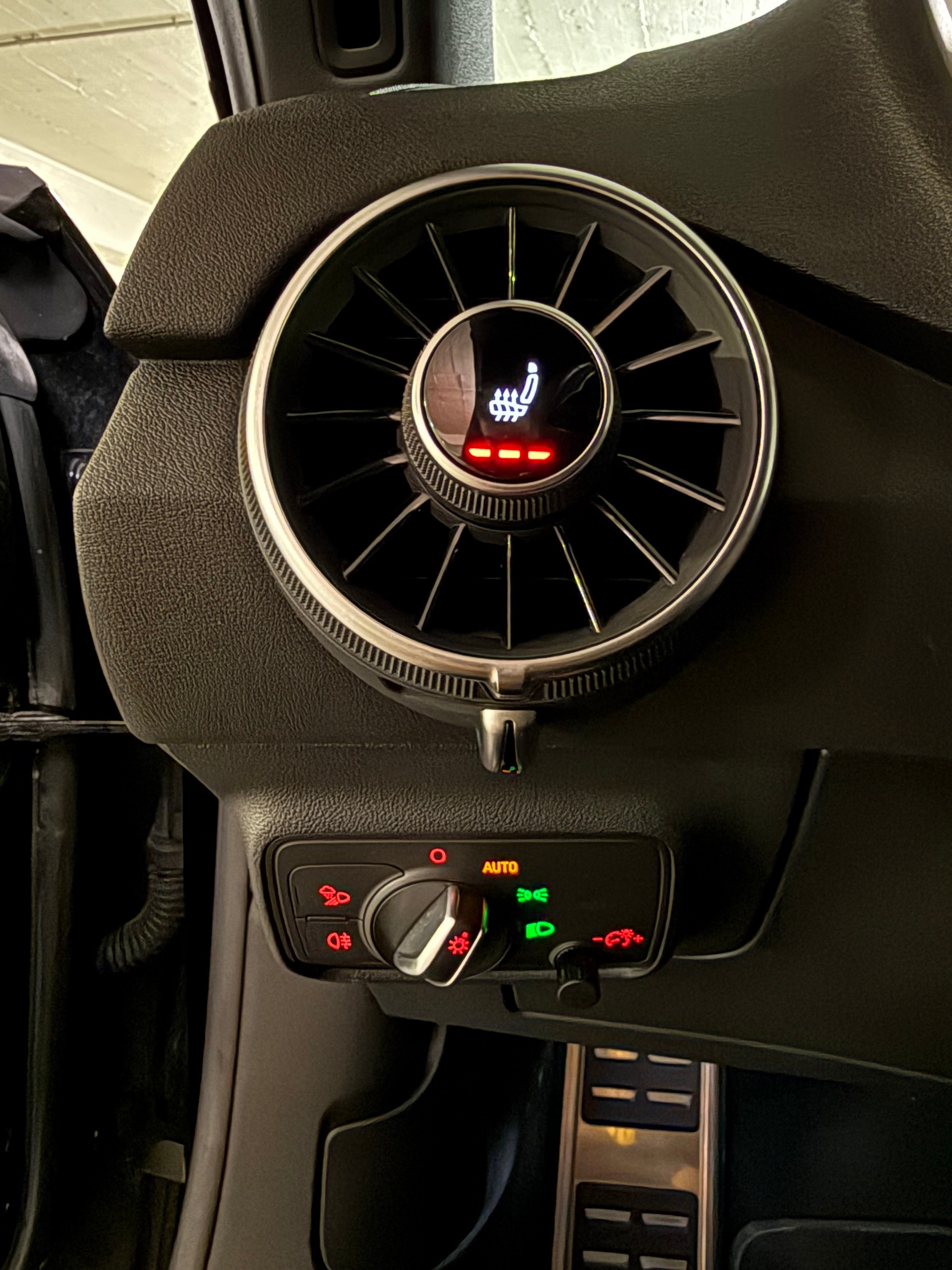 AUDI 2.0 TFSI quattro S-Tronic-image-14