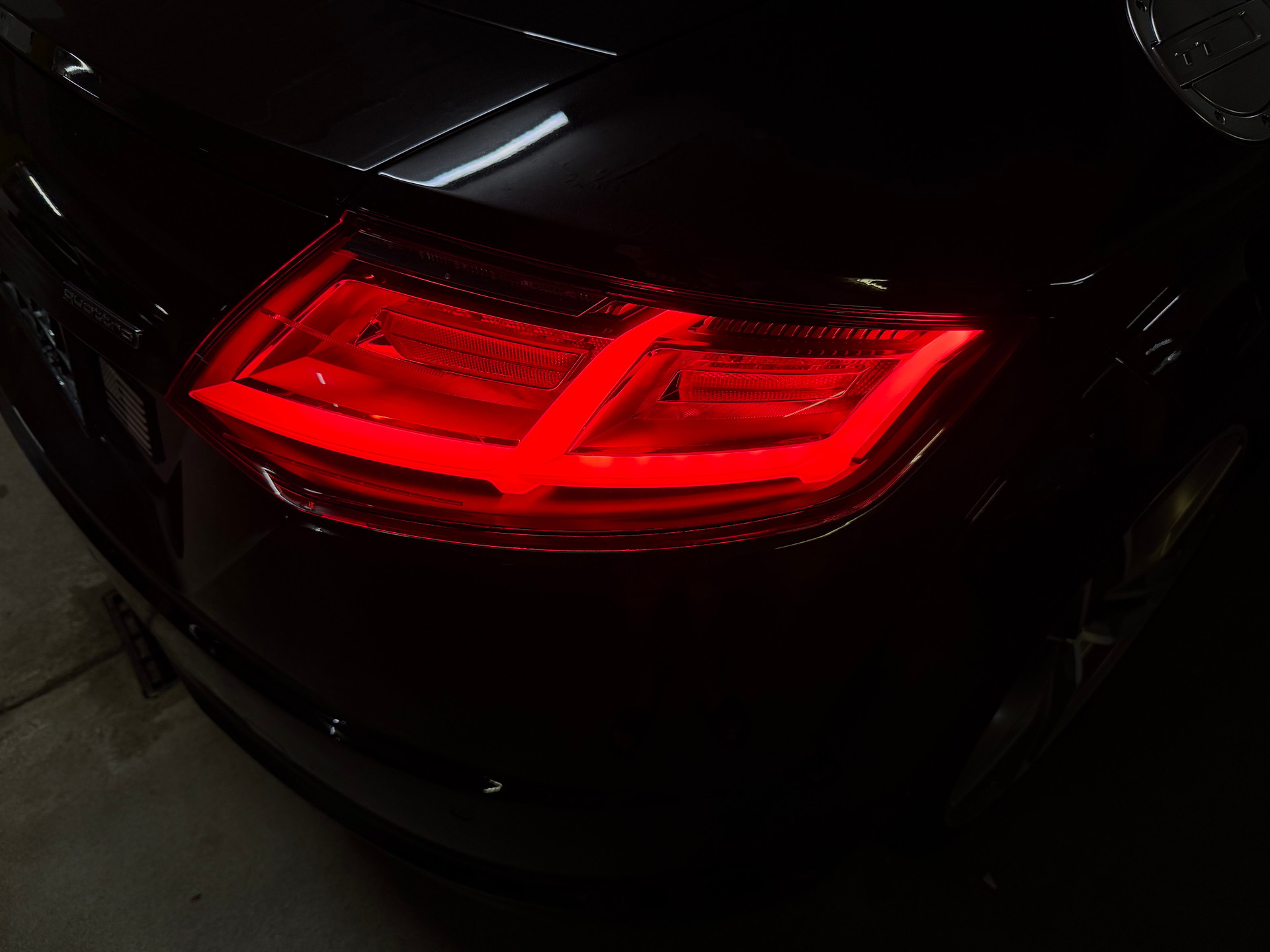 AUDI 2.0 TFSI quattro S-Tronic-image-17
