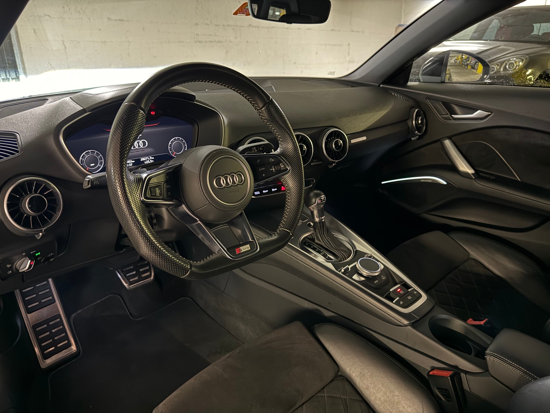 AUDI 2.0 TFSI quattro S-Tronic-image-10
