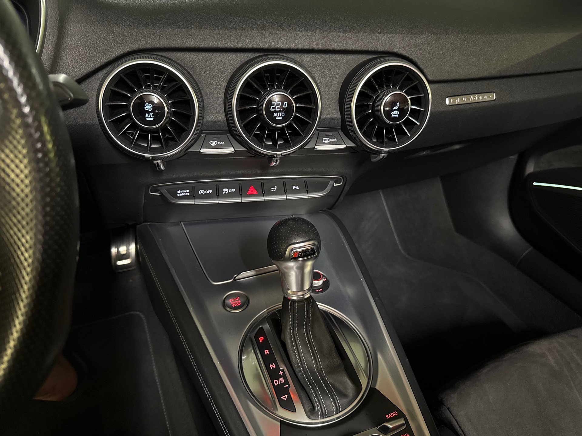 AUDI 2.0 TFSI quattro S-Tronic-image-12