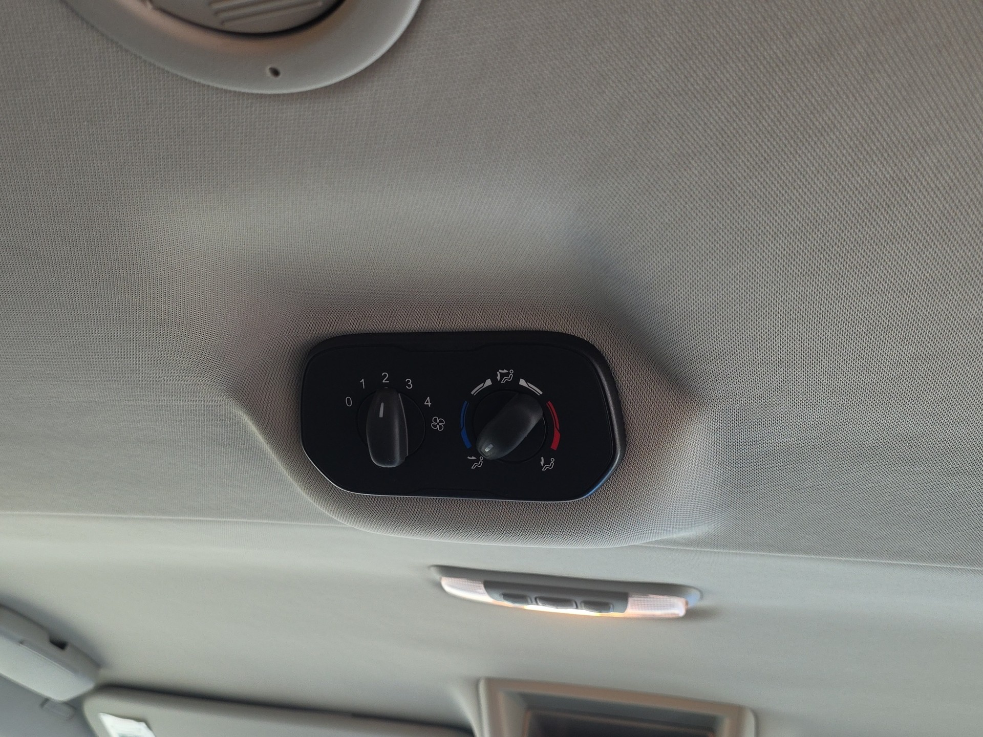 FORD Tourneo Custom 310 L1H1 Titanium SelectShift A-image-7