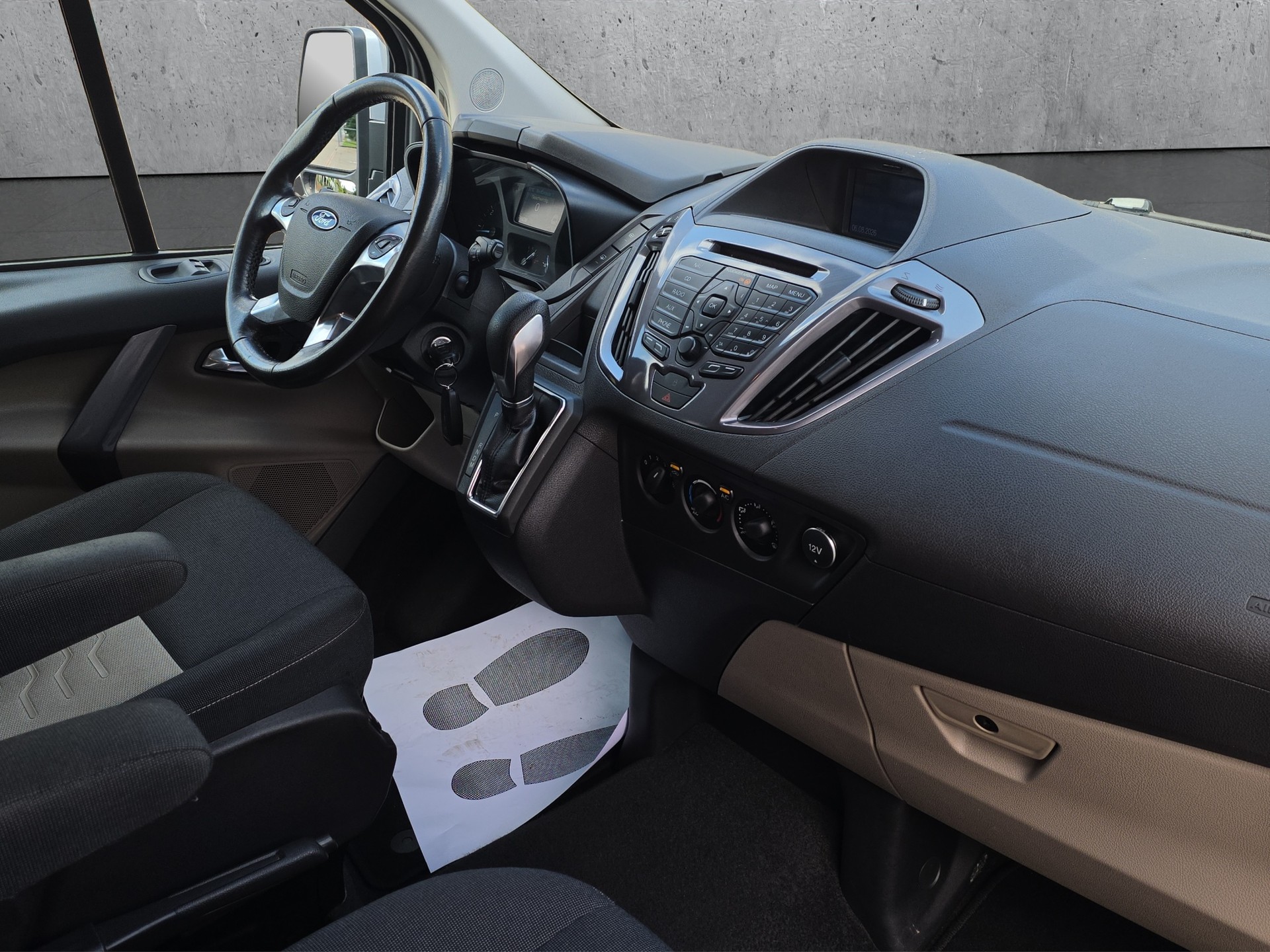 FORD Tourneo Custom 310 L1H1 Titanium SelectShift A-image-11