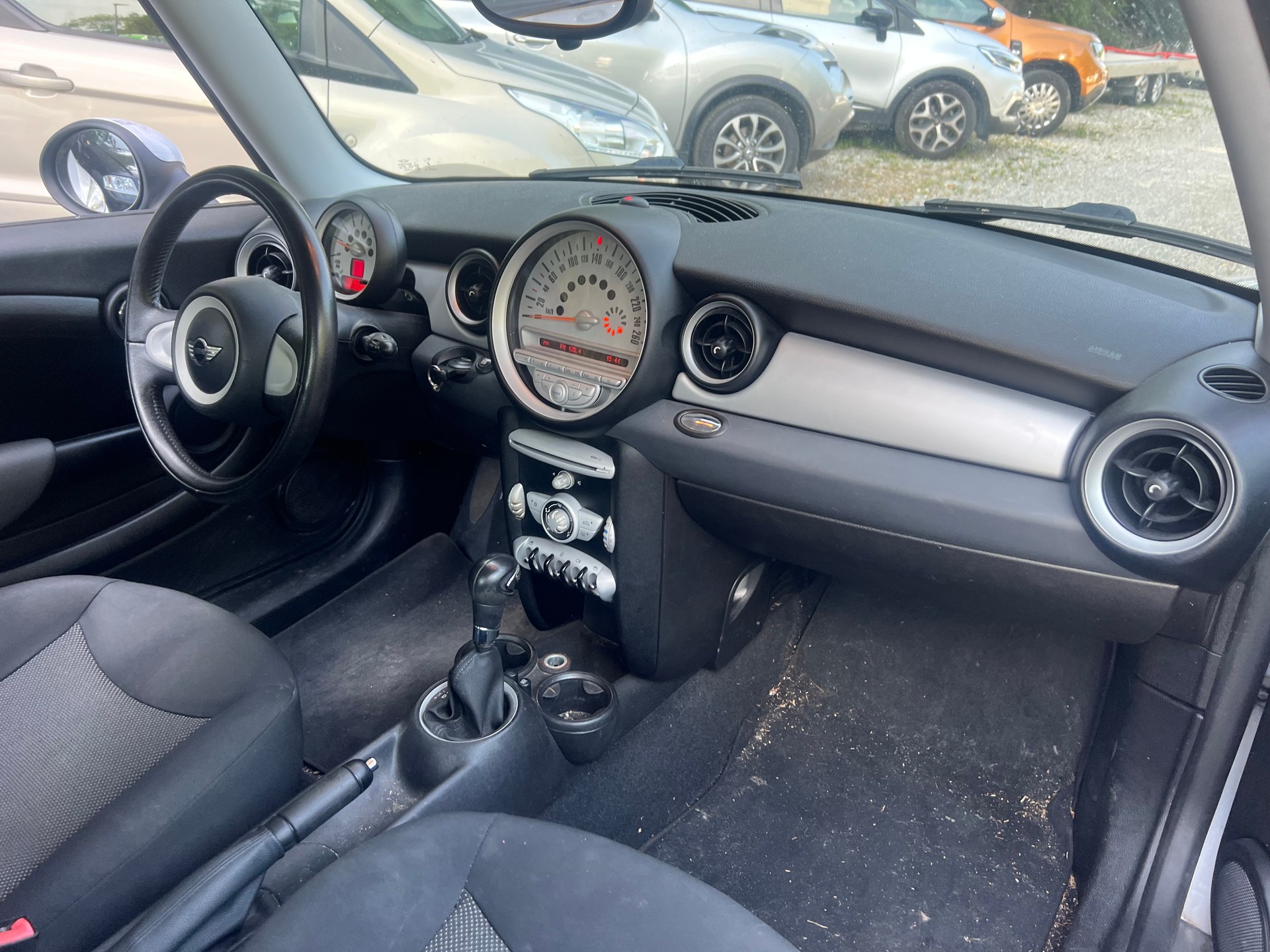 MINI One Steptronic-image-8
