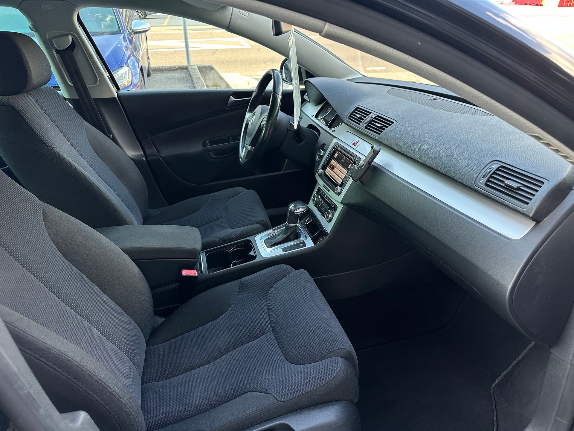 VW Passat 2.0 TDI Comfortline DSG-image-9