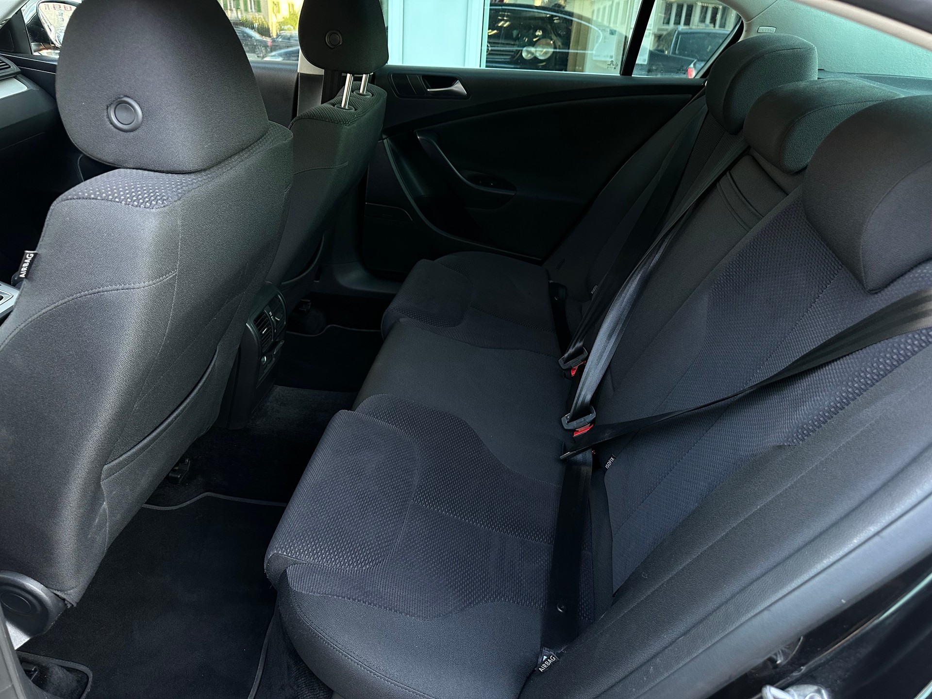 VW Passat 2.0 TDI Comfortline DSG-image-10