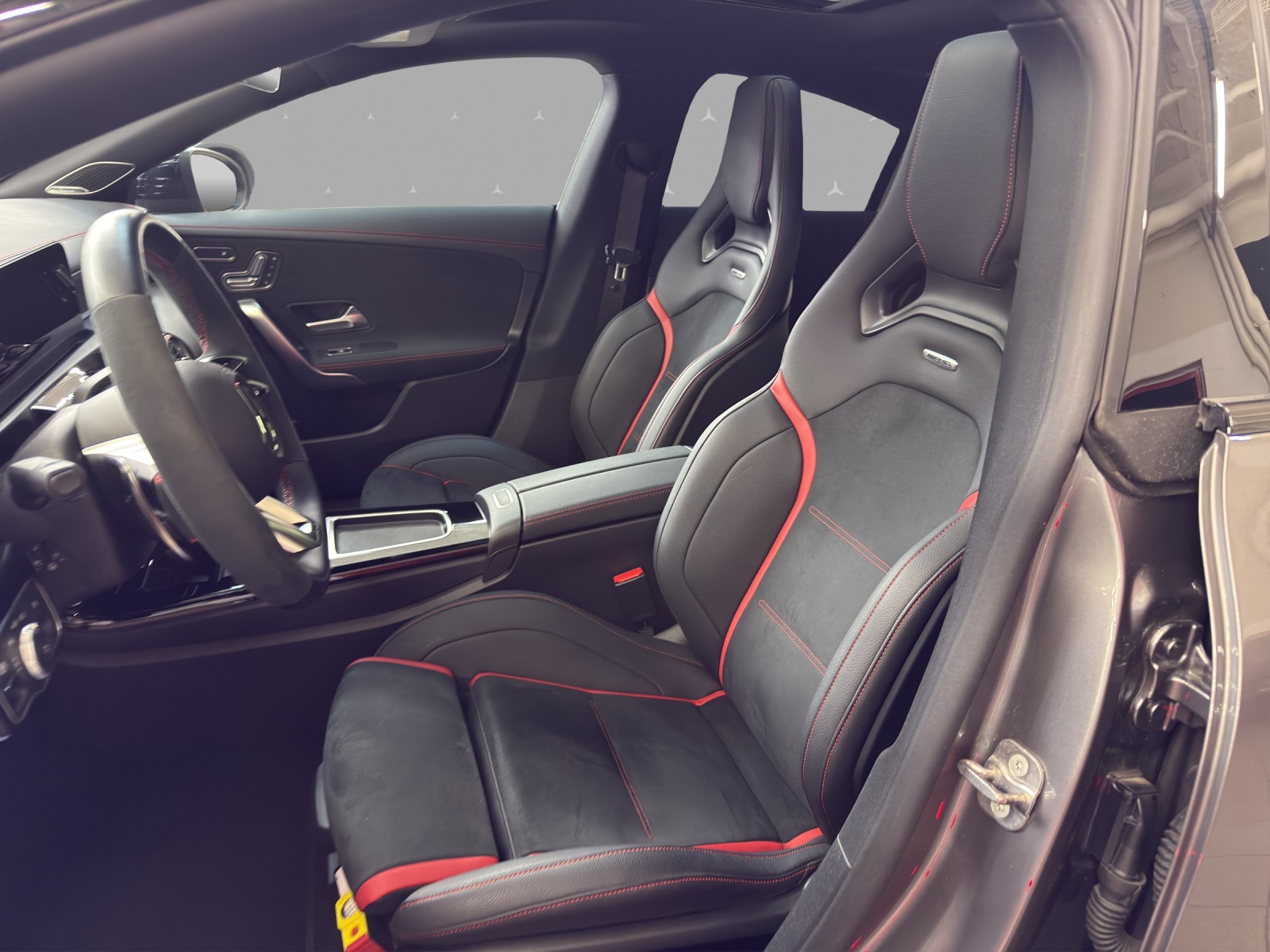 MERCEDES-BENZ CLA 45 S 4M+ AMG / DISTRONIC / 360 Grad Kamera / Real Performance Sound-image-7