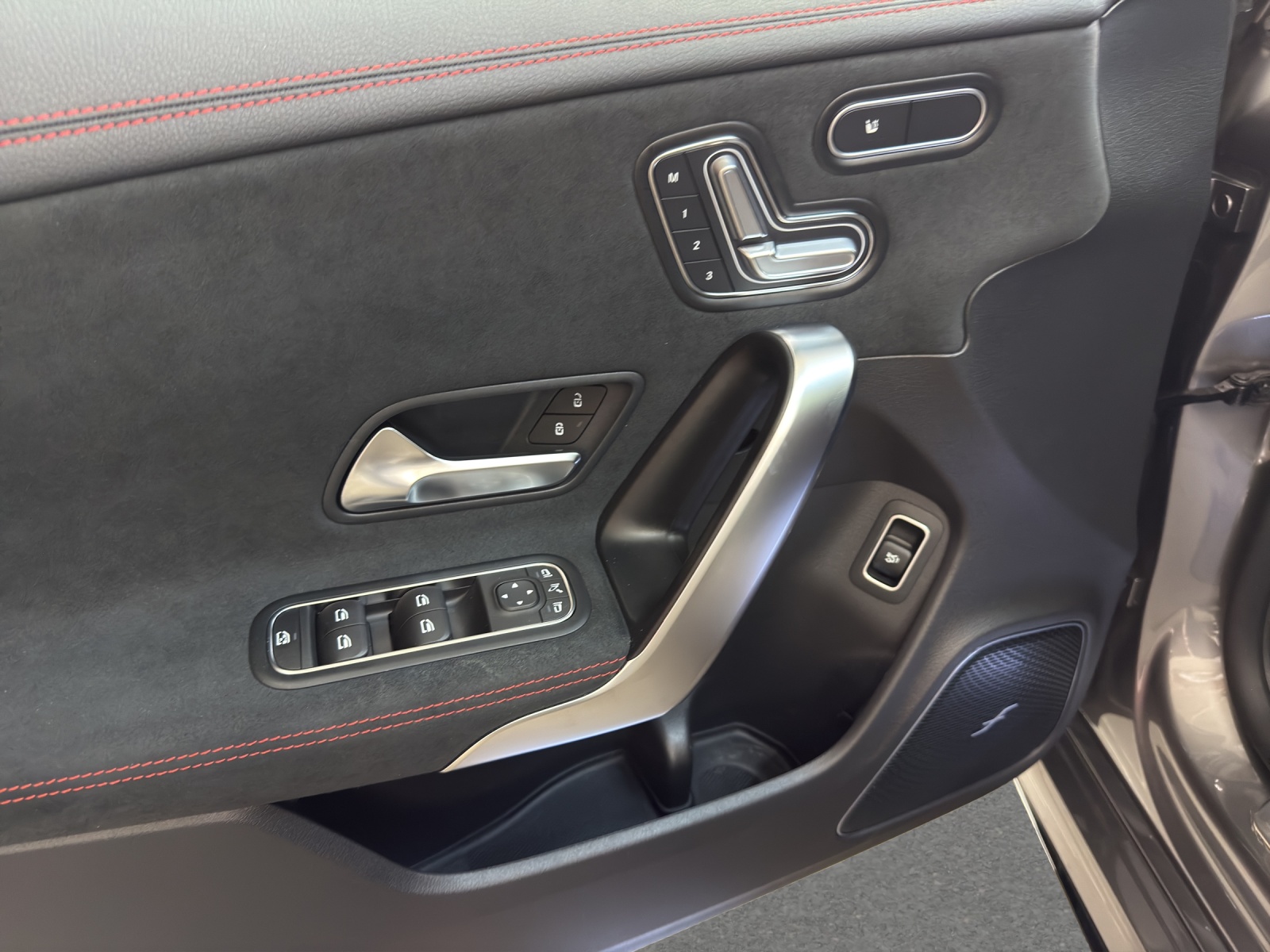 MERCEDES-BENZ CLA 45 S 4M+ AMG / DISTRONIC / 360 Grad Kamera / Real Performance Sound-image-12