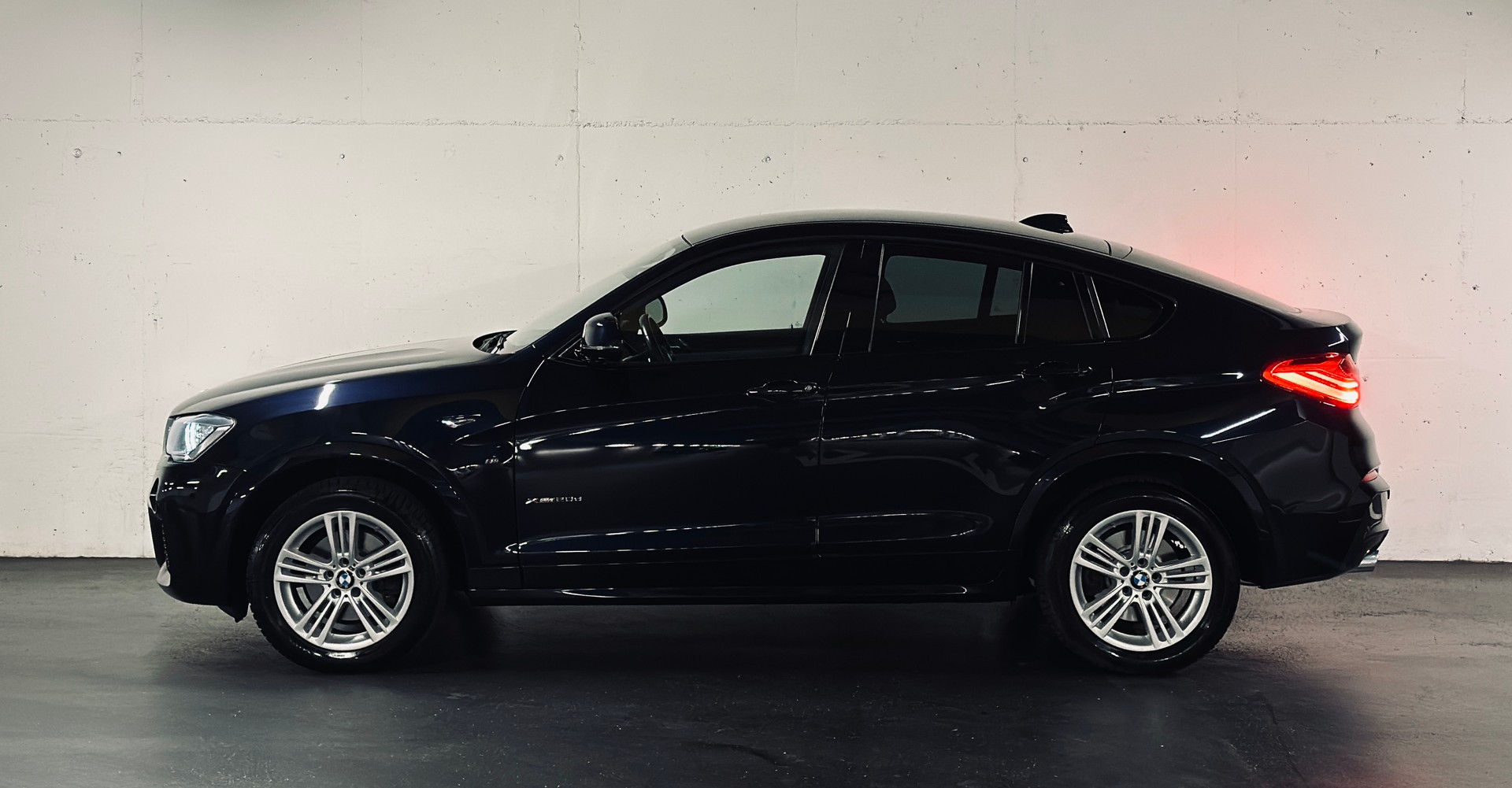 BMW X4 20d x-Drive M-Sport-image-4