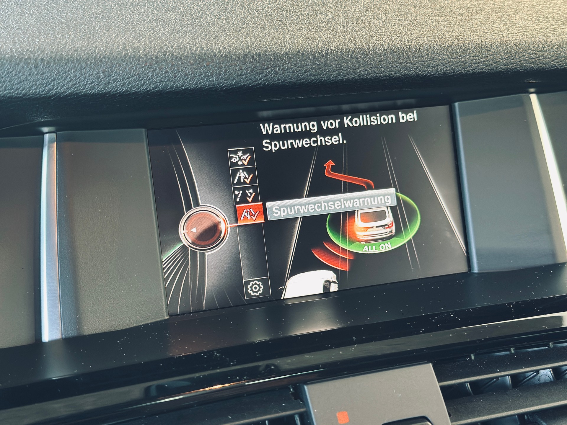 BMW X4 20d x-Drive M-Sport-image-15