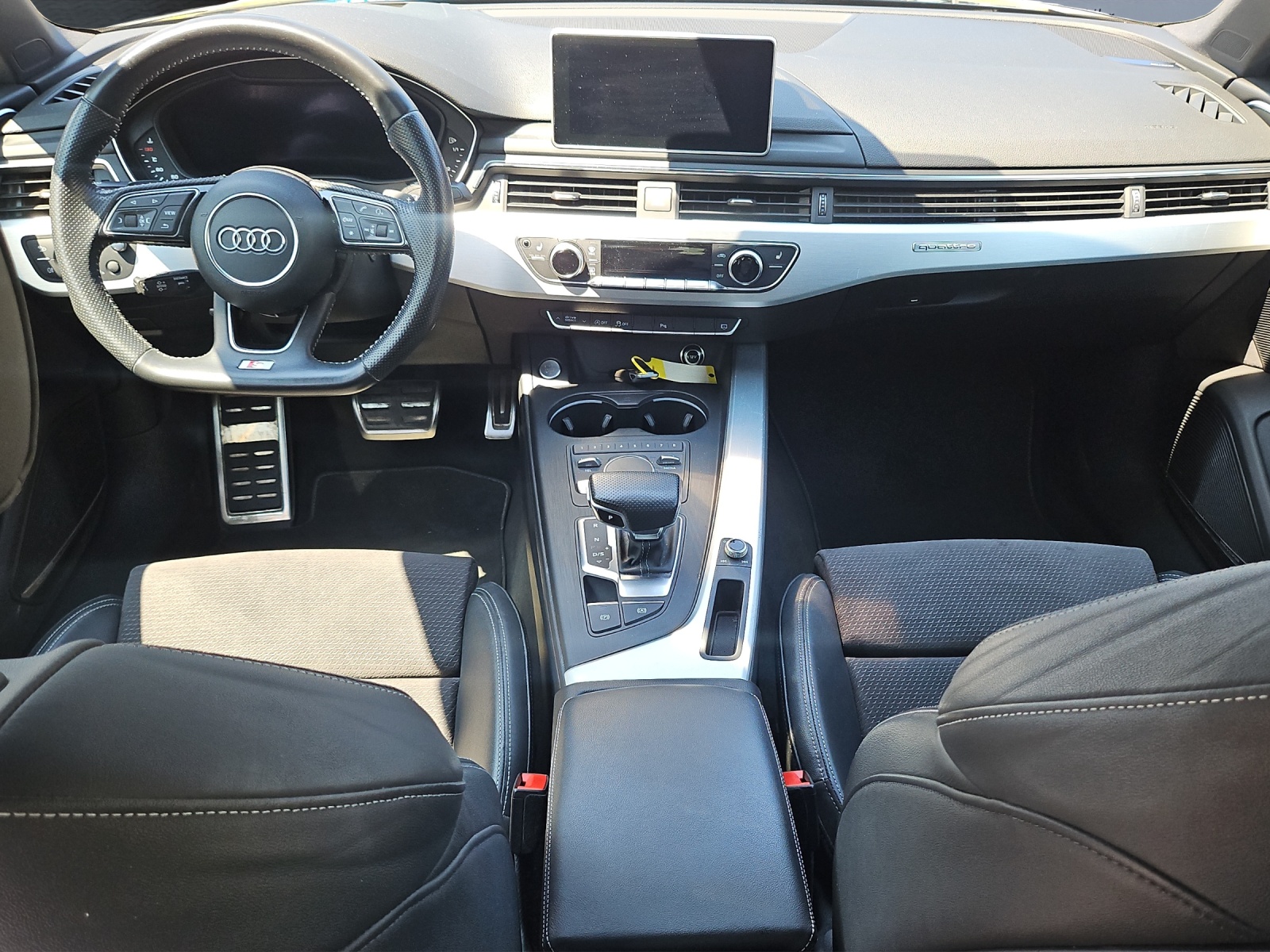 AUDI A4 Limousine 2.0 TFSI Sport quattro S-Line-image-8