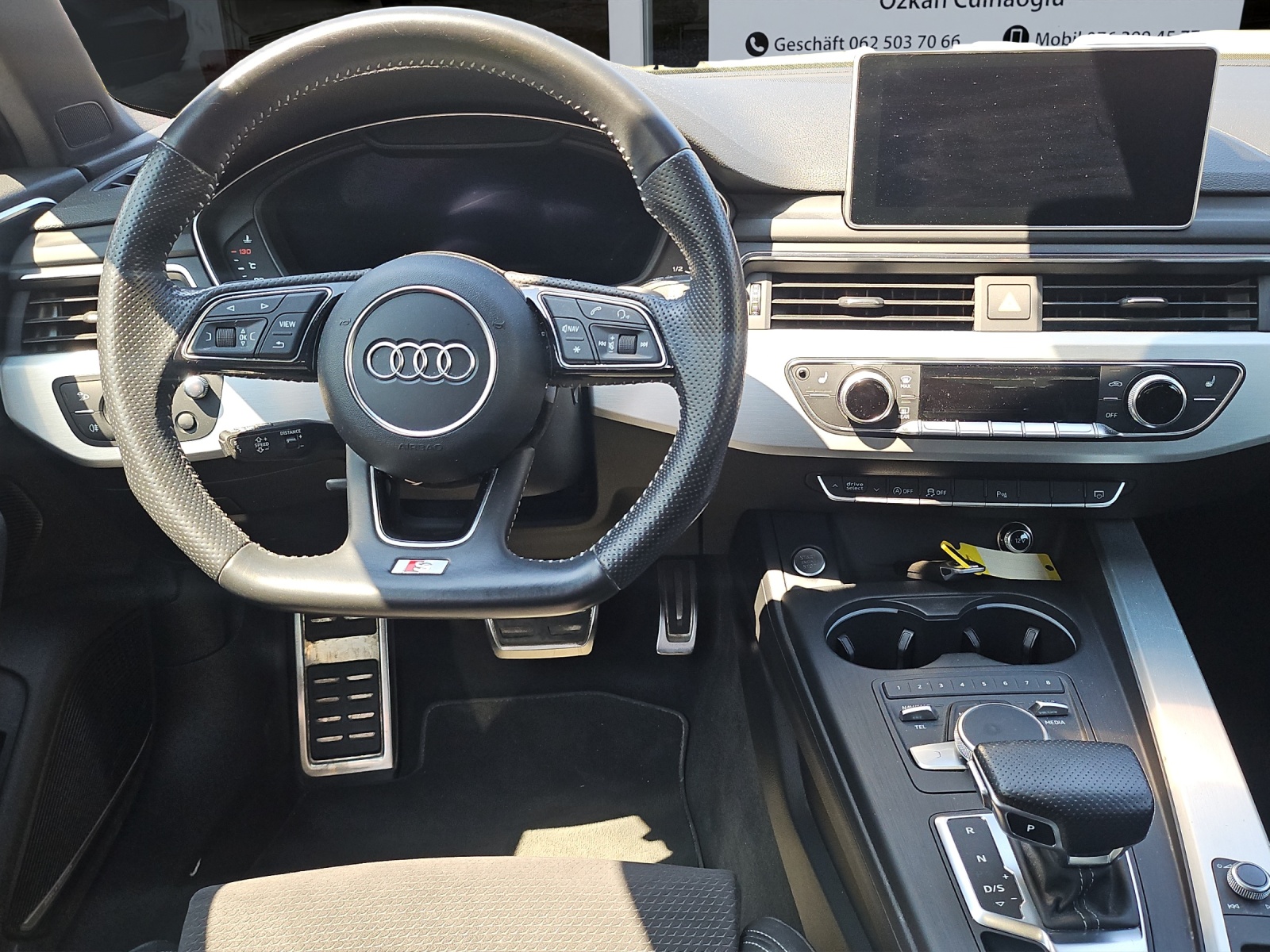 AUDI A4 Limousine 2.0 TFSI Sport quattro S-Line-image-9