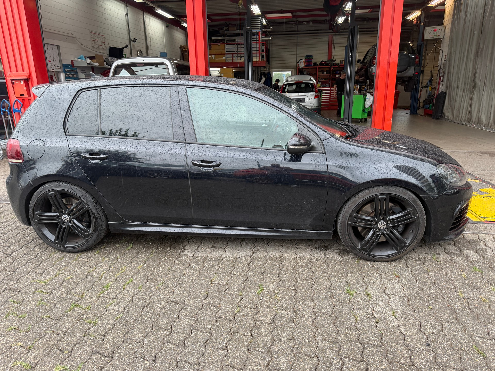 VW Golf 2.0 TSI R Team 4Motion DSG-image-2