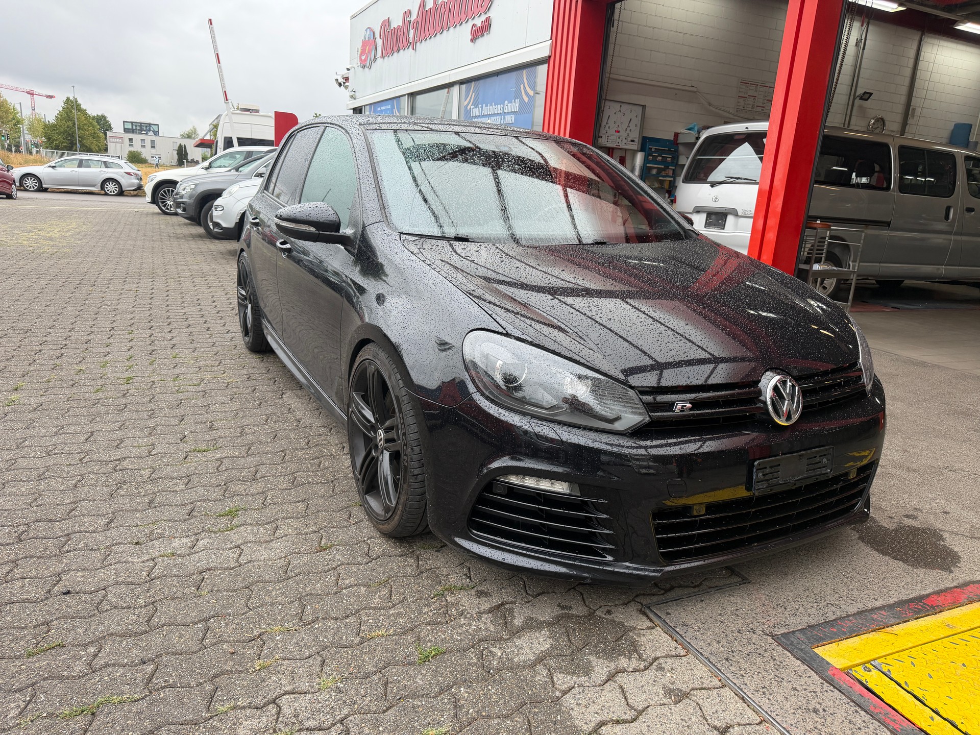 VW Golf 2.0 TSI R Team 4Motion DSG-image-1