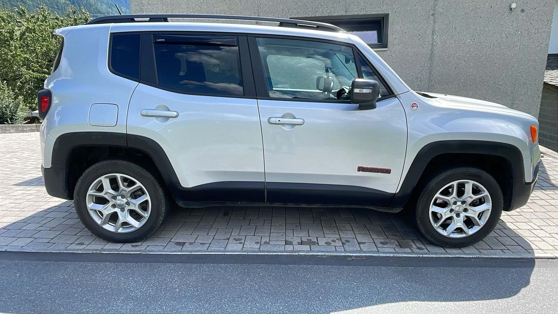 JEEP Renegade 2.0 CRD Trailhawk AWD + Low Range 9ATX-image-4