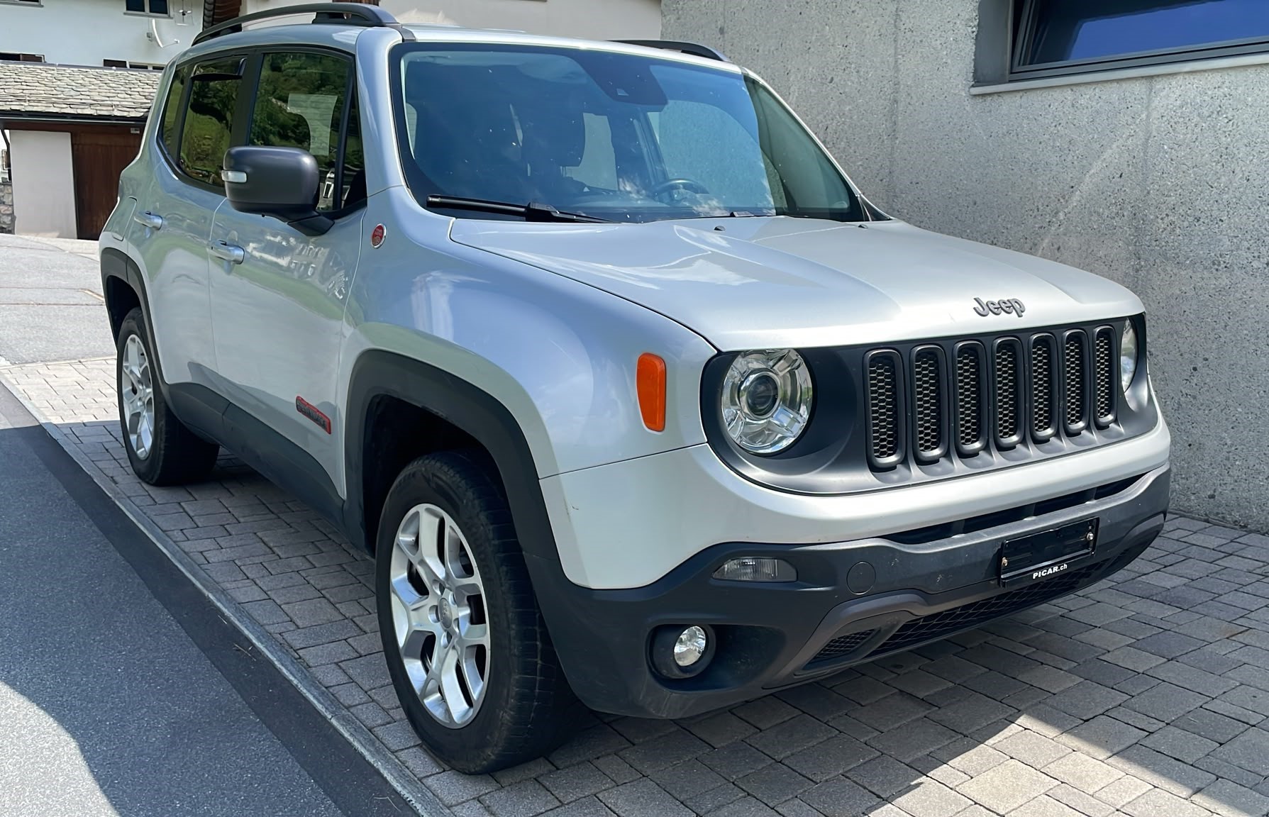 JEEP Renegade 2.0 CRD Trailhawk AWD + Low Range 9ATX-image-0