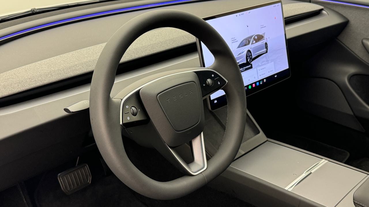 TESLA Model 3 Long Range RWD-image-6