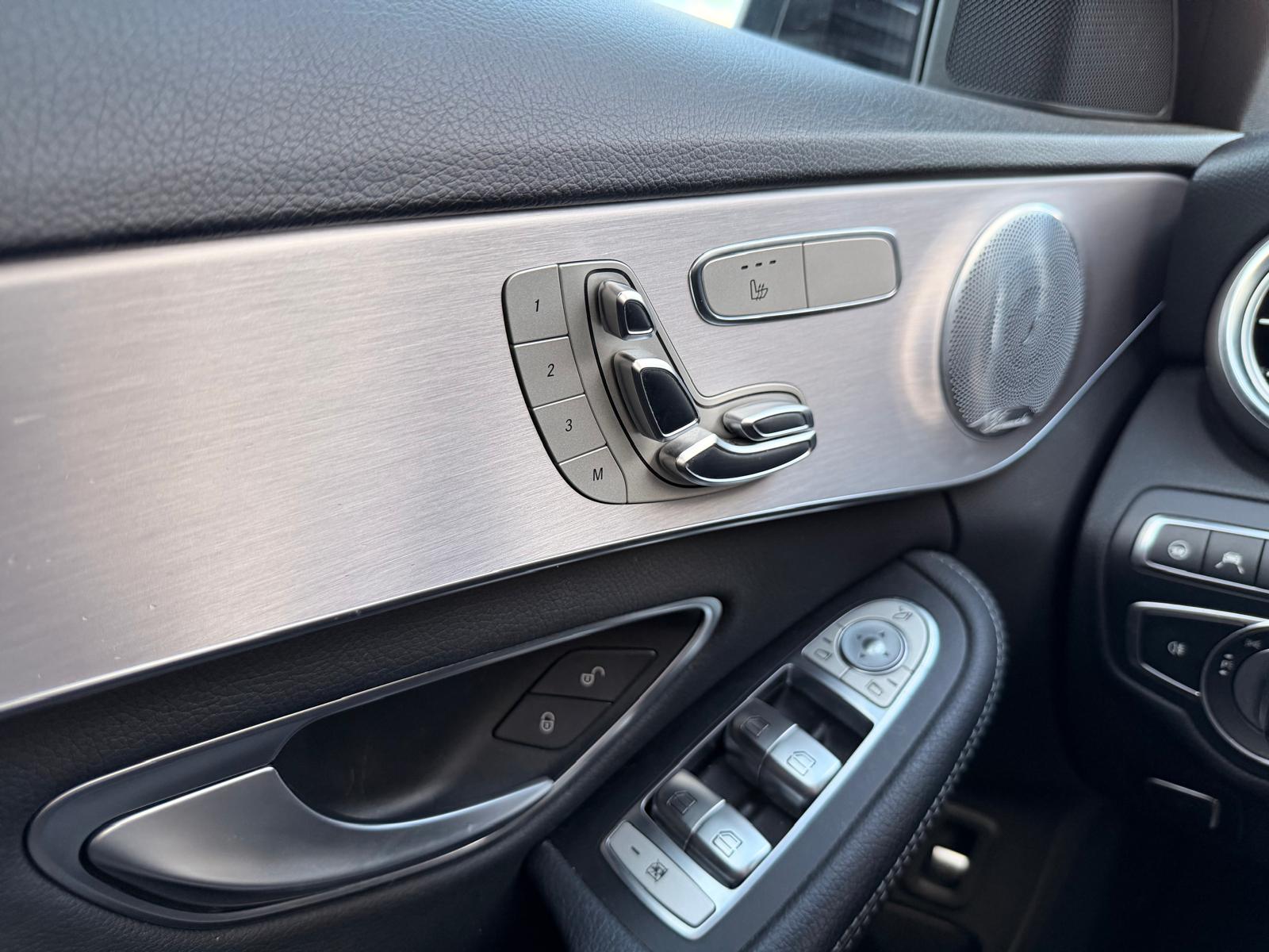 MERCEDES-BENZ C 220 d AMG Line-image-17