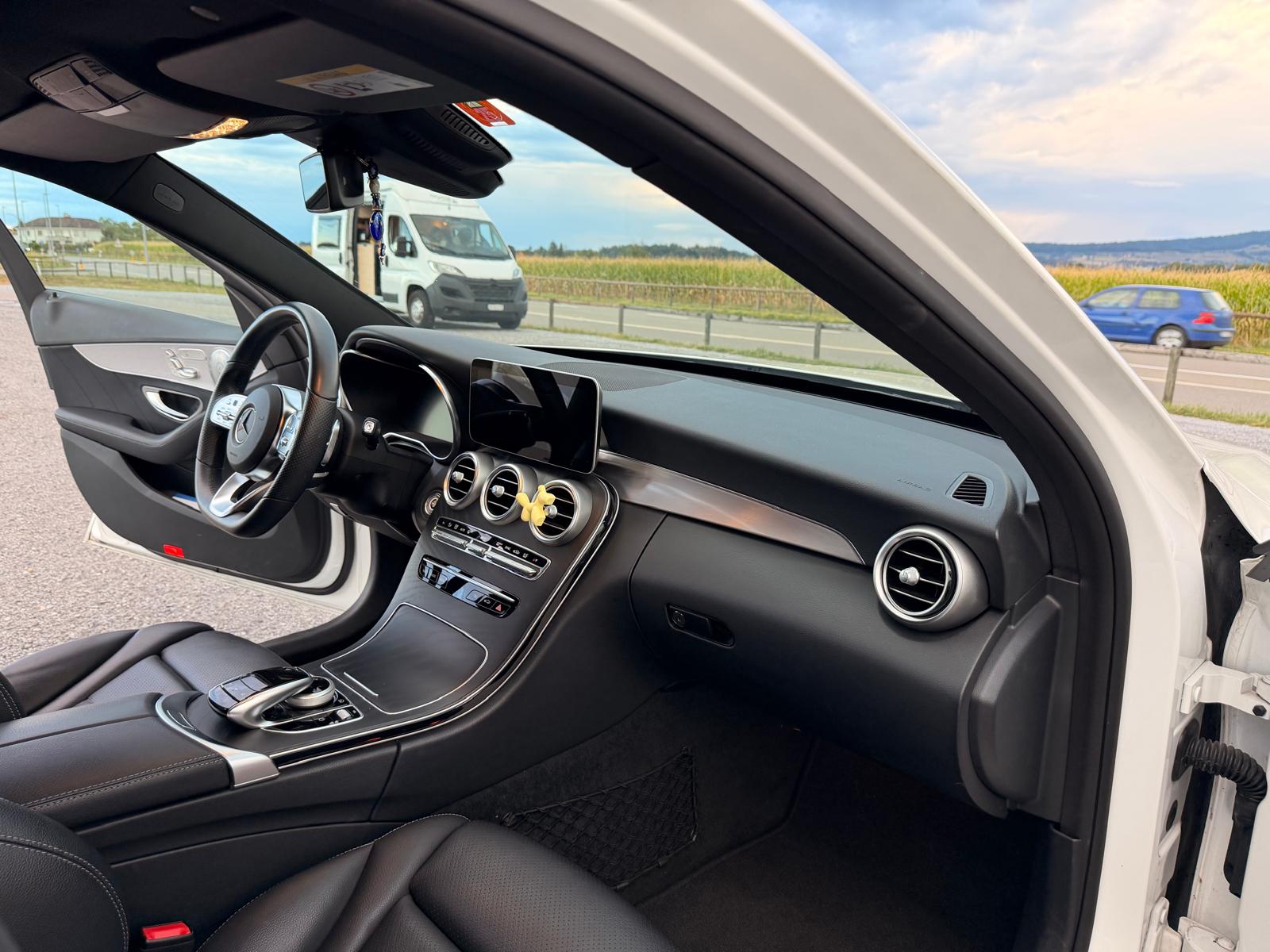 MERCEDES-BENZ C 220 d AMG Line-image-9