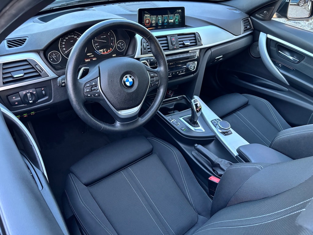 BMW 320d xDrive Touring Sport Line Steptronic-image-9