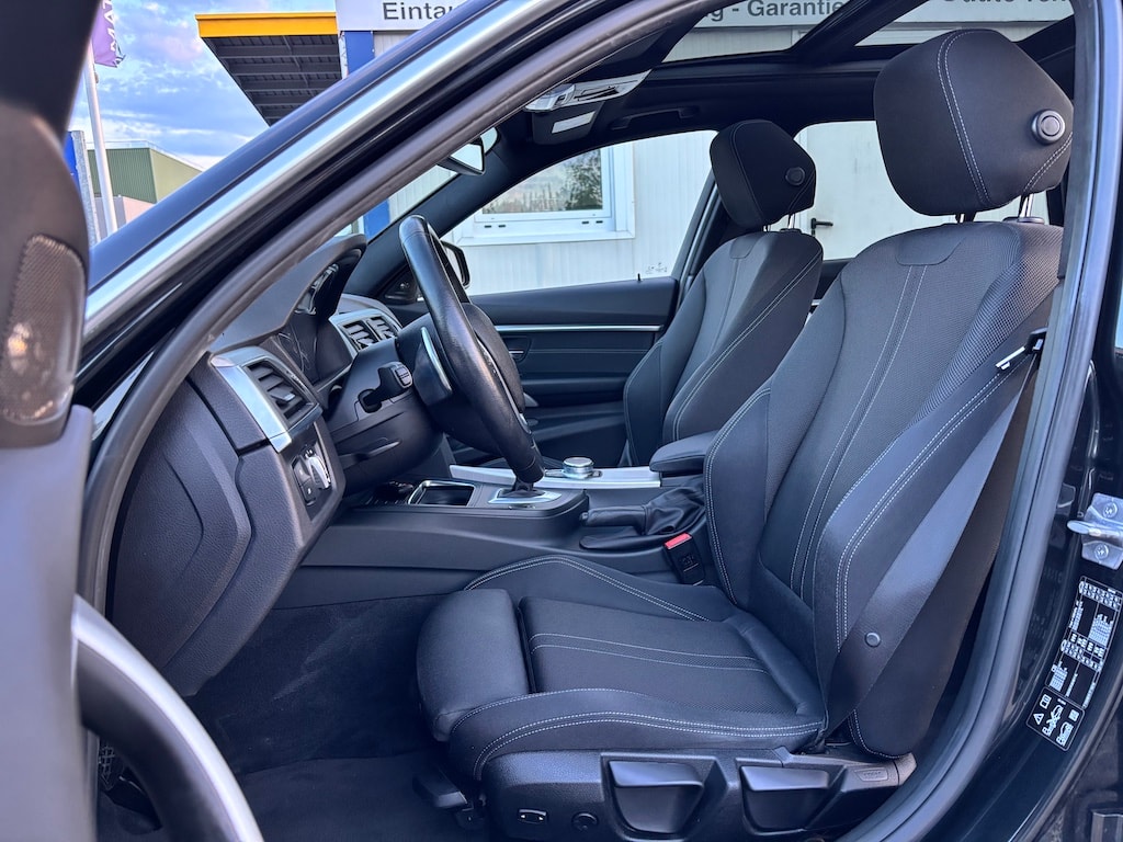 BMW 320d xDrive Touring Sport Line Steptronic-image-7