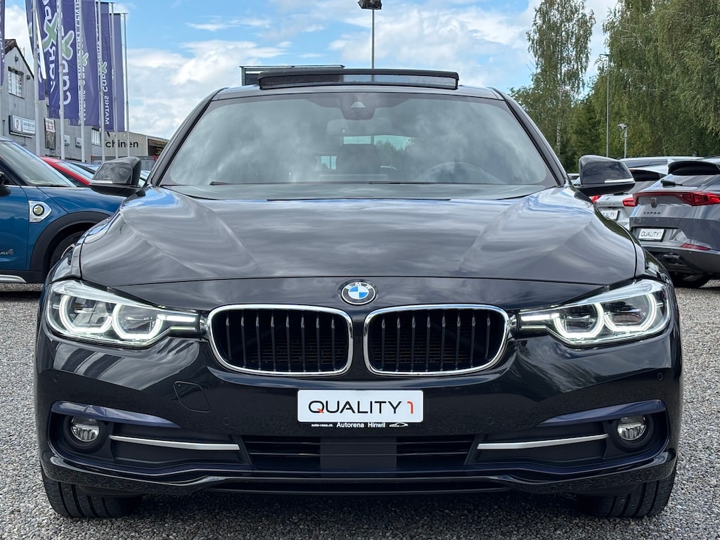 BMW 320d xDrive Touring Sport Line Steptronic-showroom-element-1