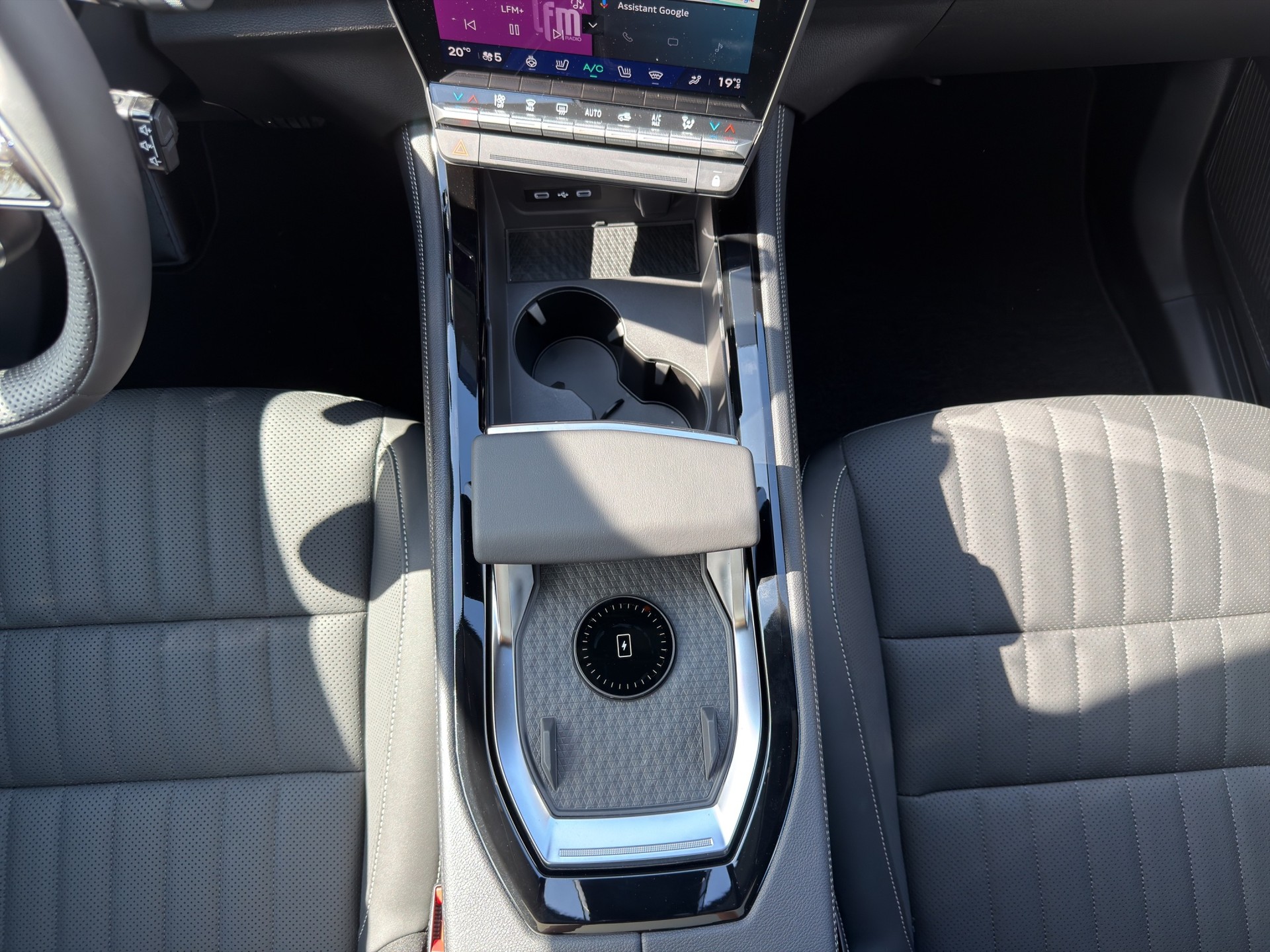 RENAULT Espace 1.2 E-Tech 200 Iconic 7-Sitze-image-11