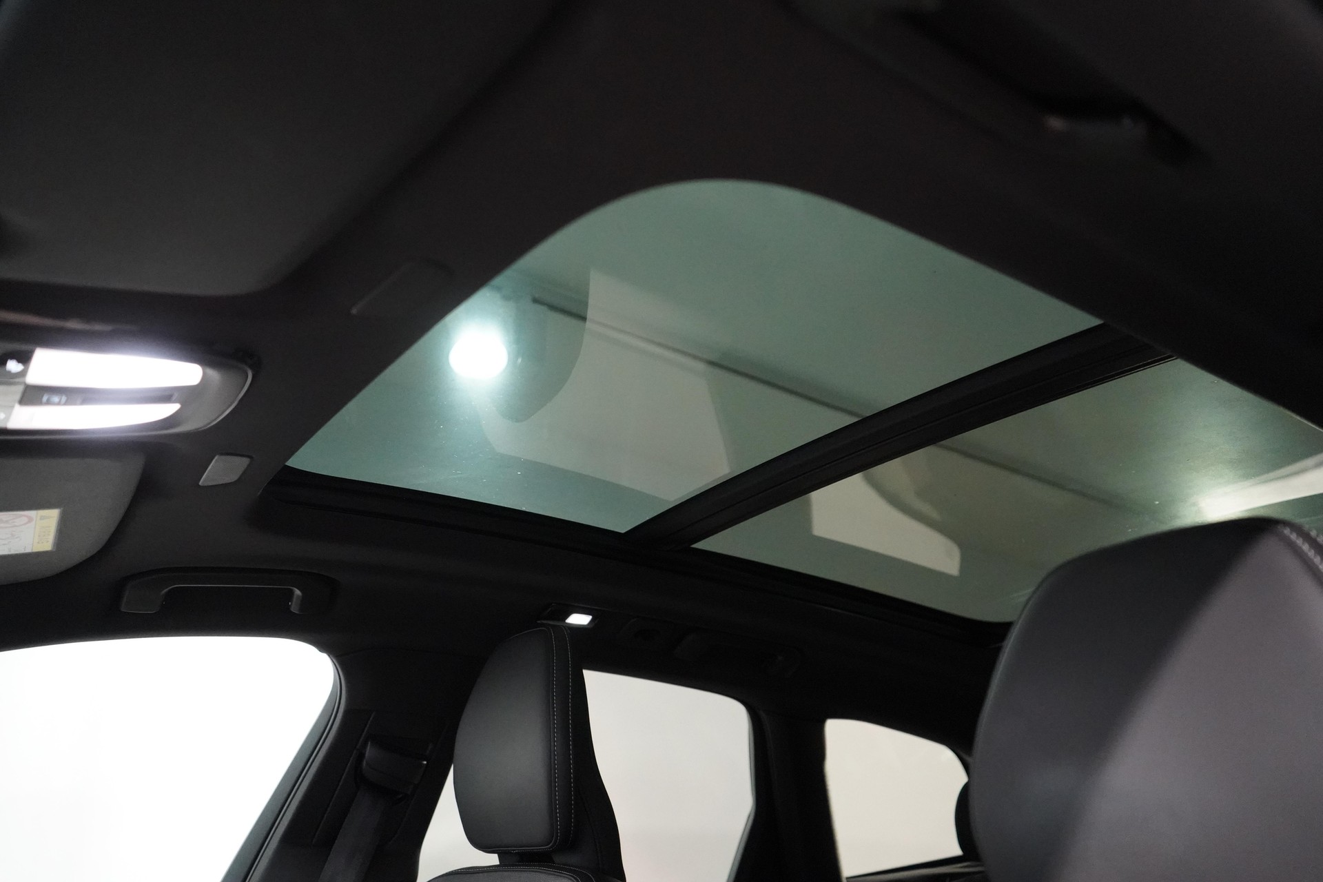 VOLVO XC60 2.0 B5 MH Ultimate Dark AWD-image-16