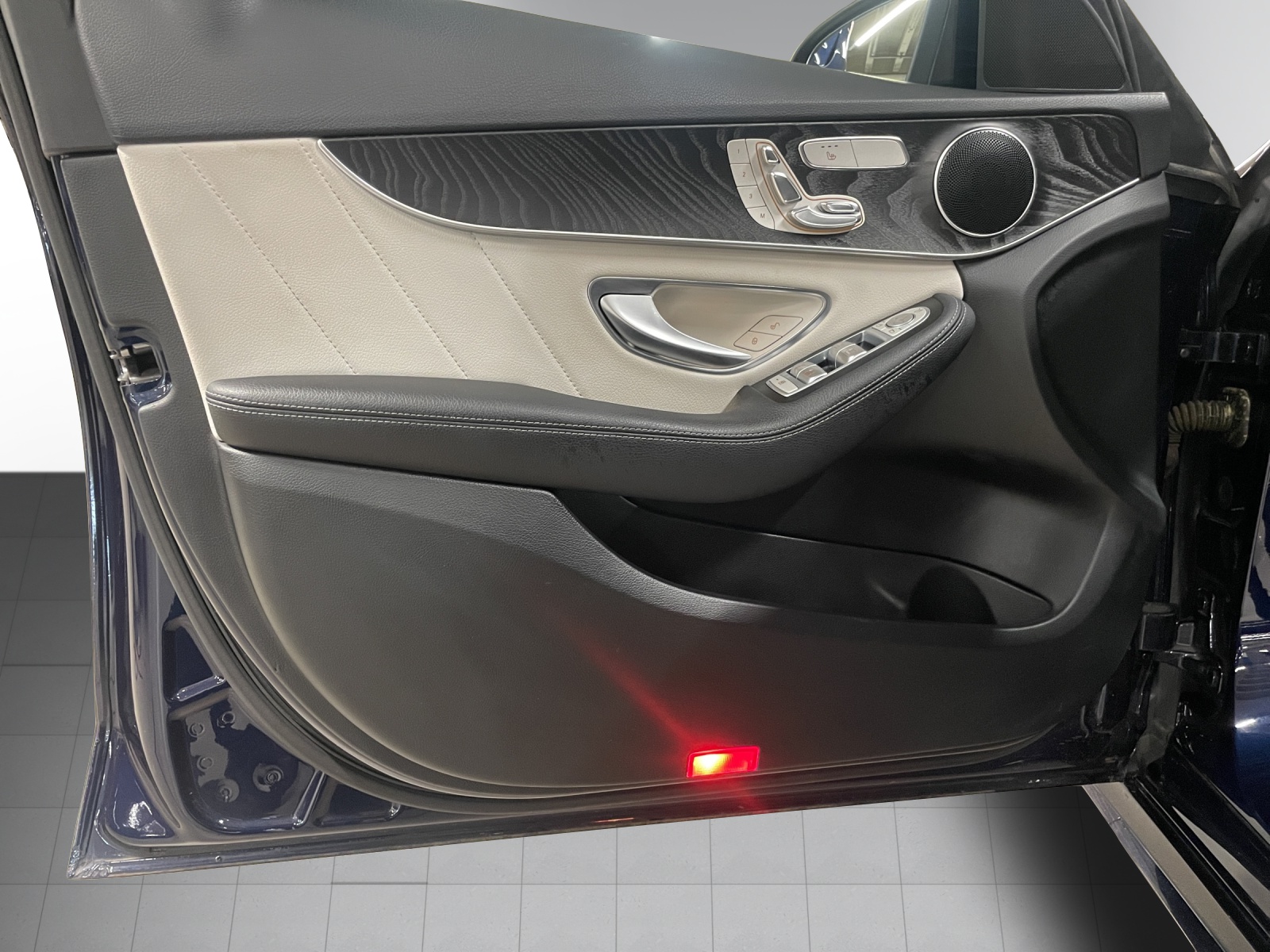 MERCEDES-BENZ C 400 4Matic 7G-Tronic-image-7