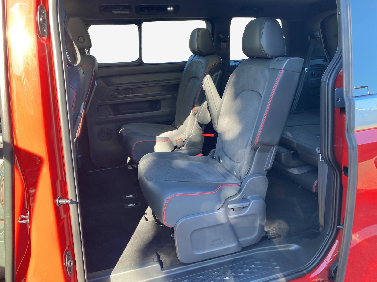 VW ID.Buzz LWB GTX 4 Motion-image-11