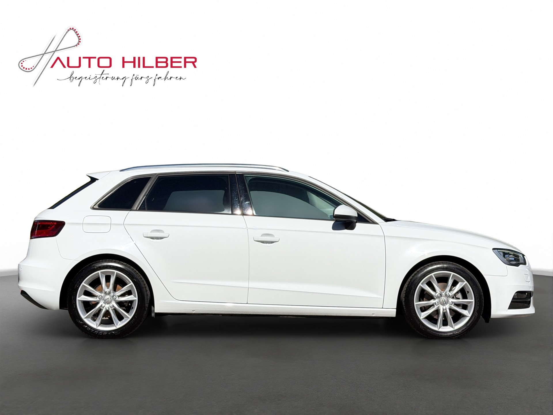 AUDI A3 Sportback 1.4 TFSI Attraction S-tronic-image-12