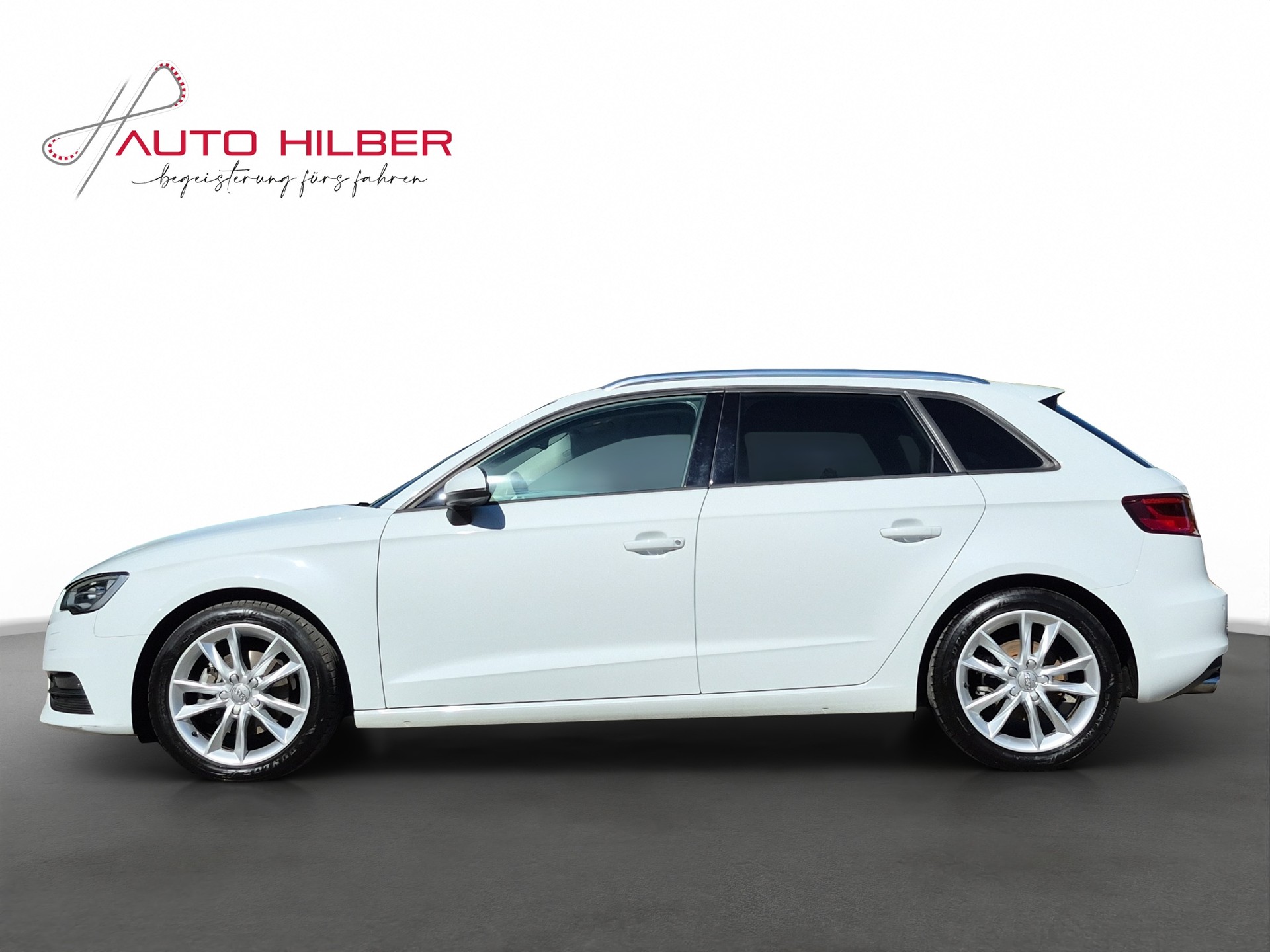 AUDI A3 Sportback 1.4 TFSI Attraction S-tronic-image-2