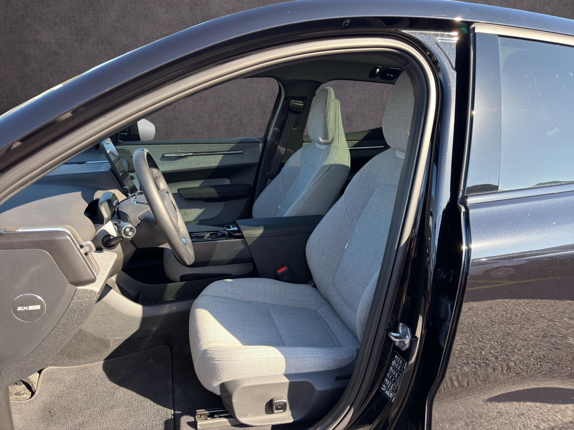 VOLVO EX30 E60 Twin Ultra Performance AWD-image-8