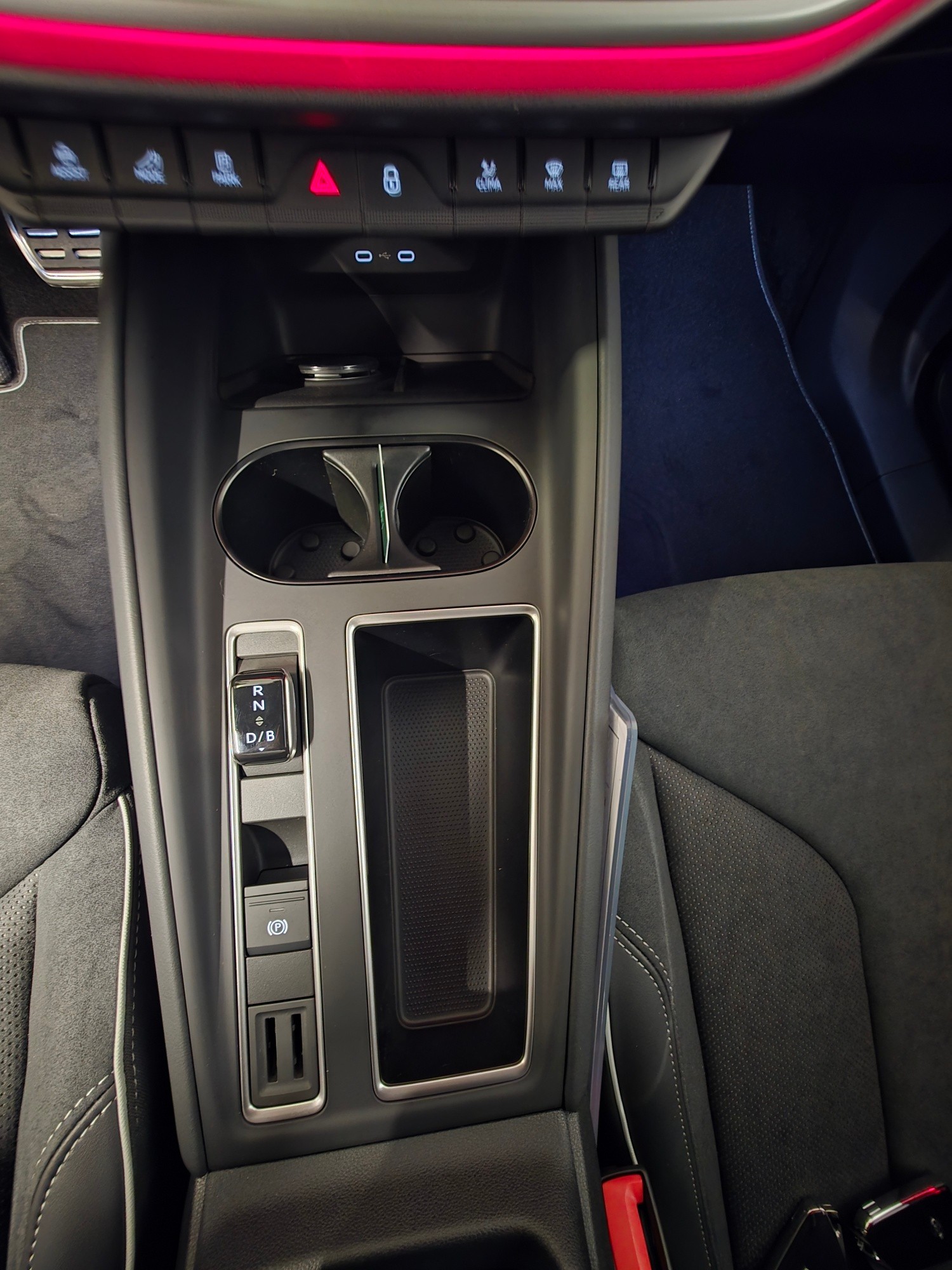 SKODA Elroq 85x Sportline 4x4-image-14