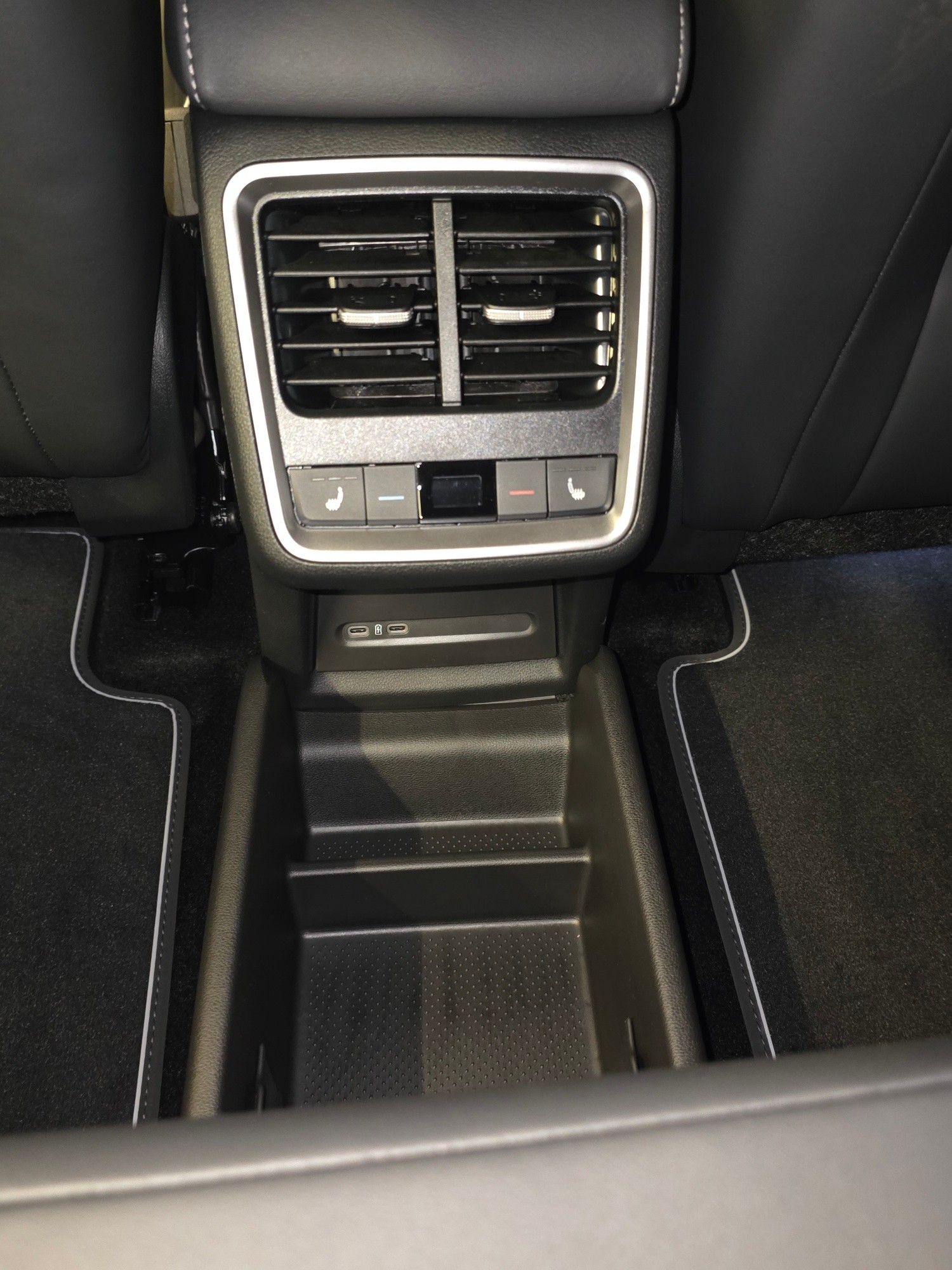 SKODA Elroq 85x Sportline 4x4-image-9