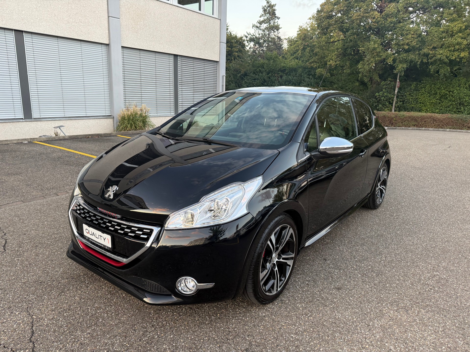 PEUGEOT 208 1.6 Turbo GTi-image-0