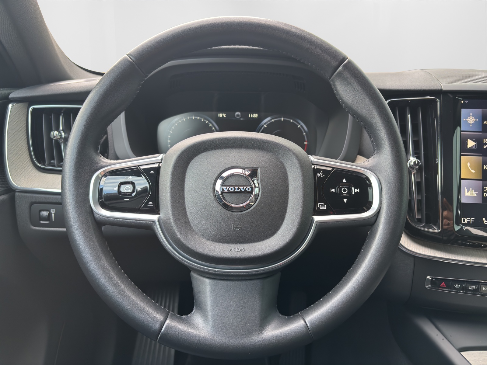 VOLVO XC60 2.0 D4 Inscription AWD-image-7