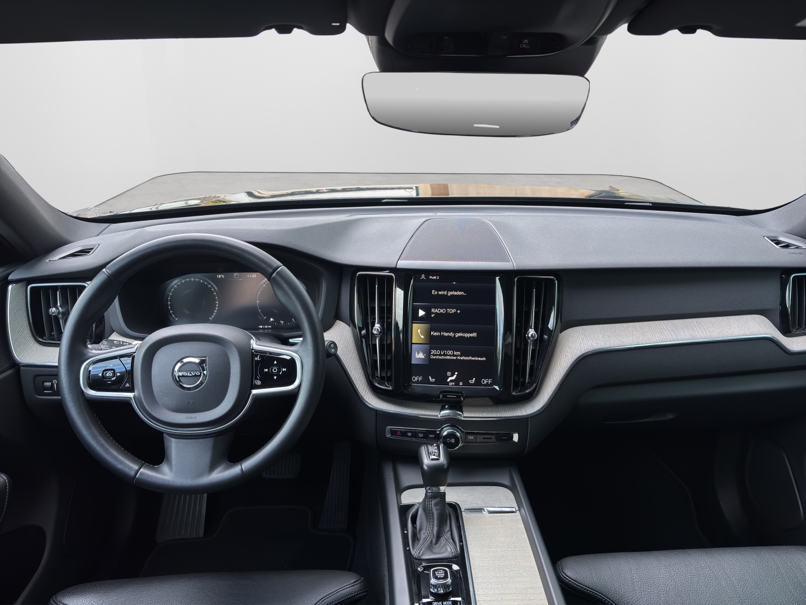 VOLVO XC60 2.0 D4 Inscription AWD-image-6