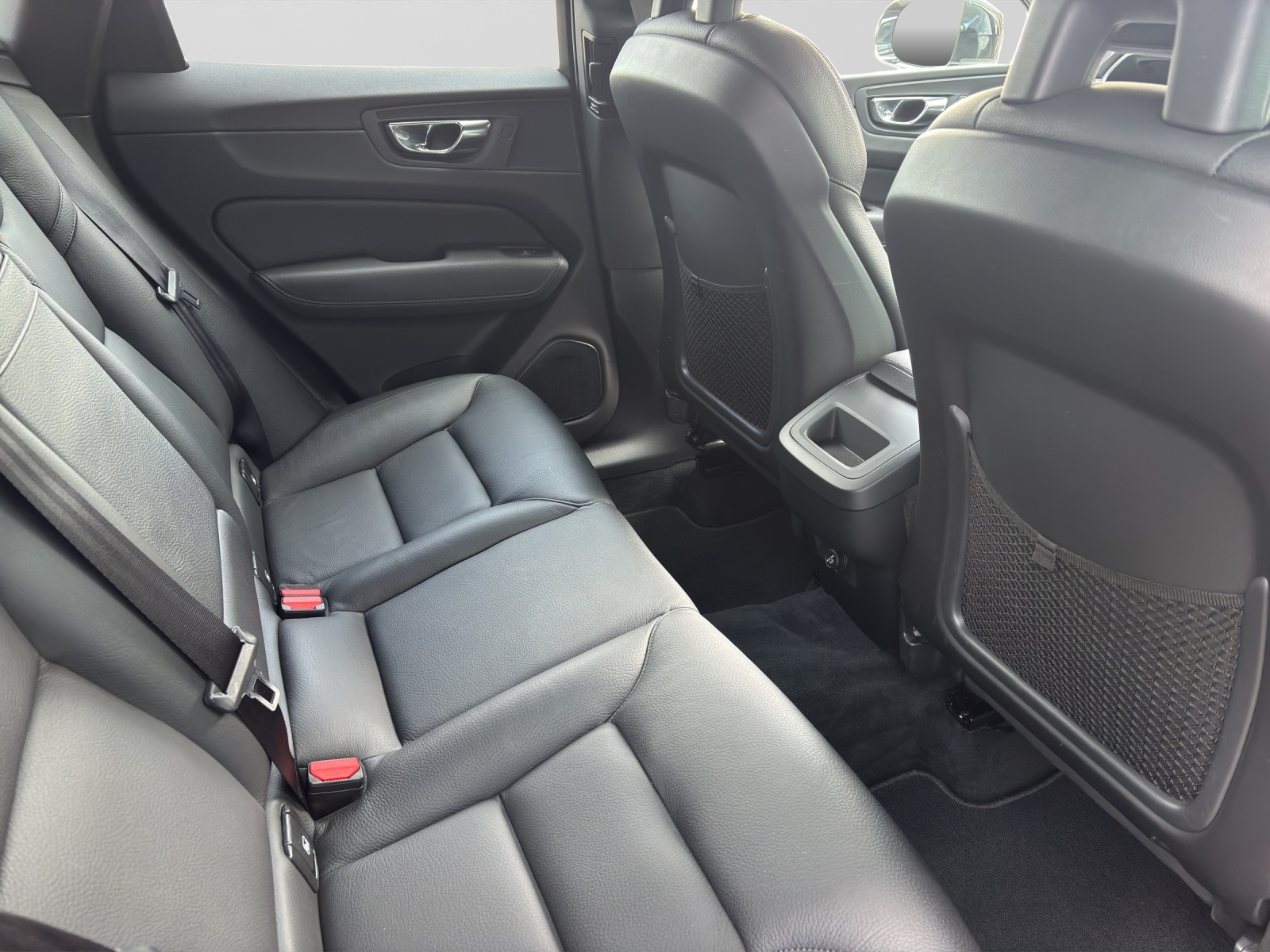 VOLVO XC60 2.0 D4 Inscription AWD-image-5