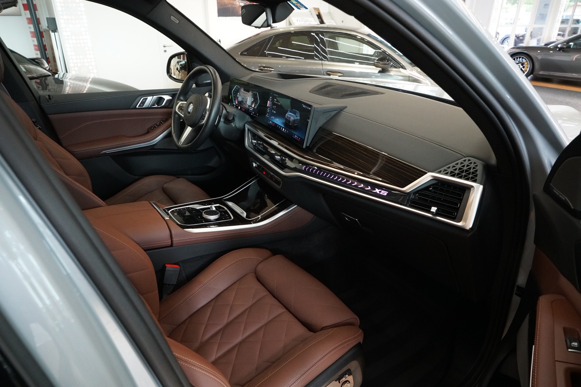BMW X5 xDrive 48V 40i M Sport Pro Steptronic Brooklyn Grau-image-12