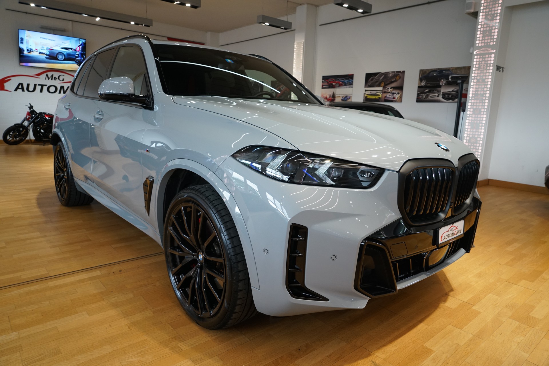 BMW X5 xDrive 48V 40i M Sport Pro Steptronic Brooklyn Grau-image-2