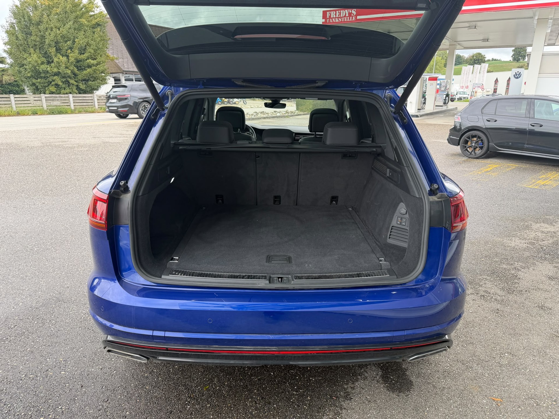 VW Touareg 3.0 TSI eHybrid R Tiptronic-image-26