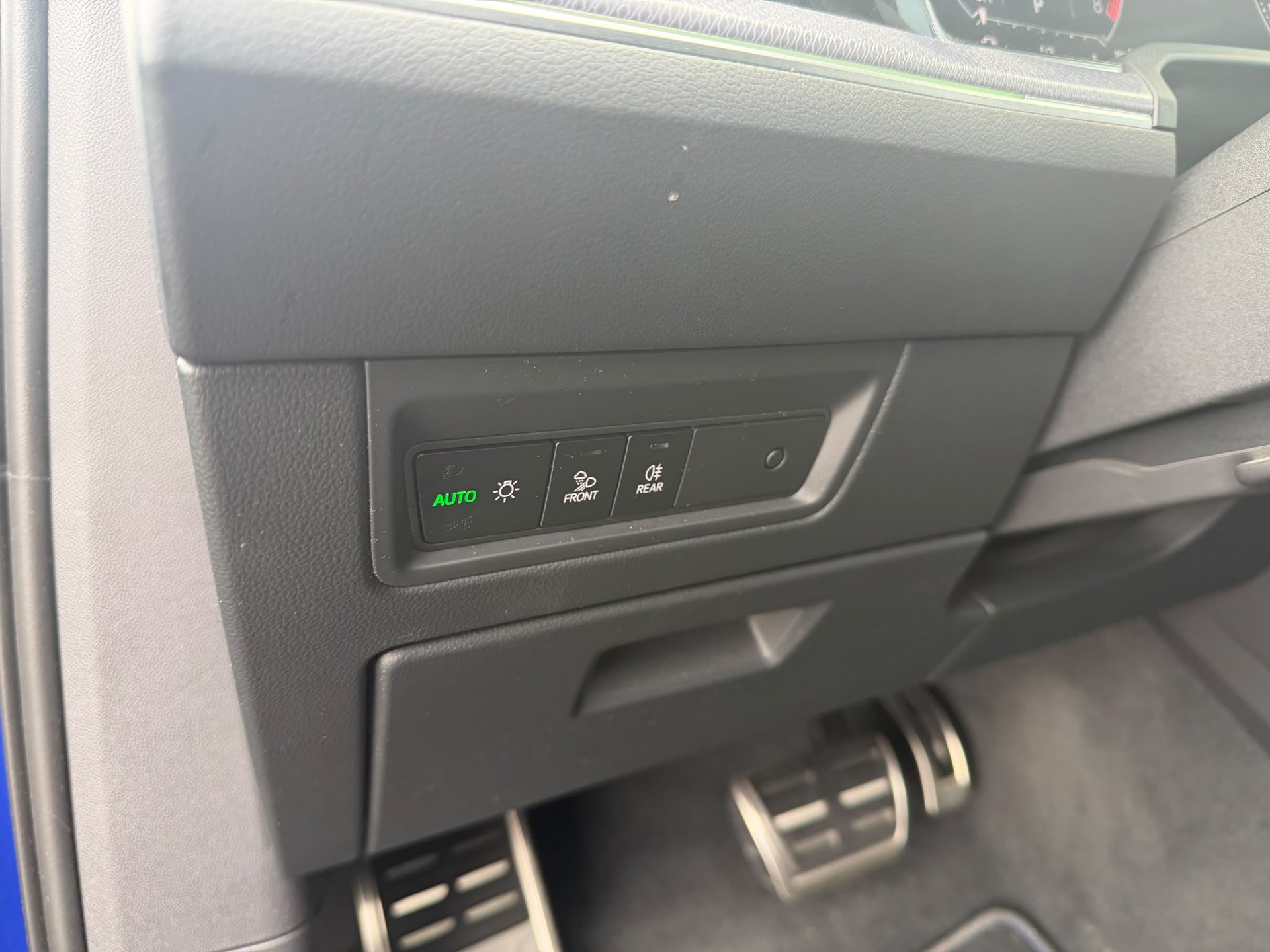 VW Touareg 3.0 TSI eHybrid R Tiptronic-image-14