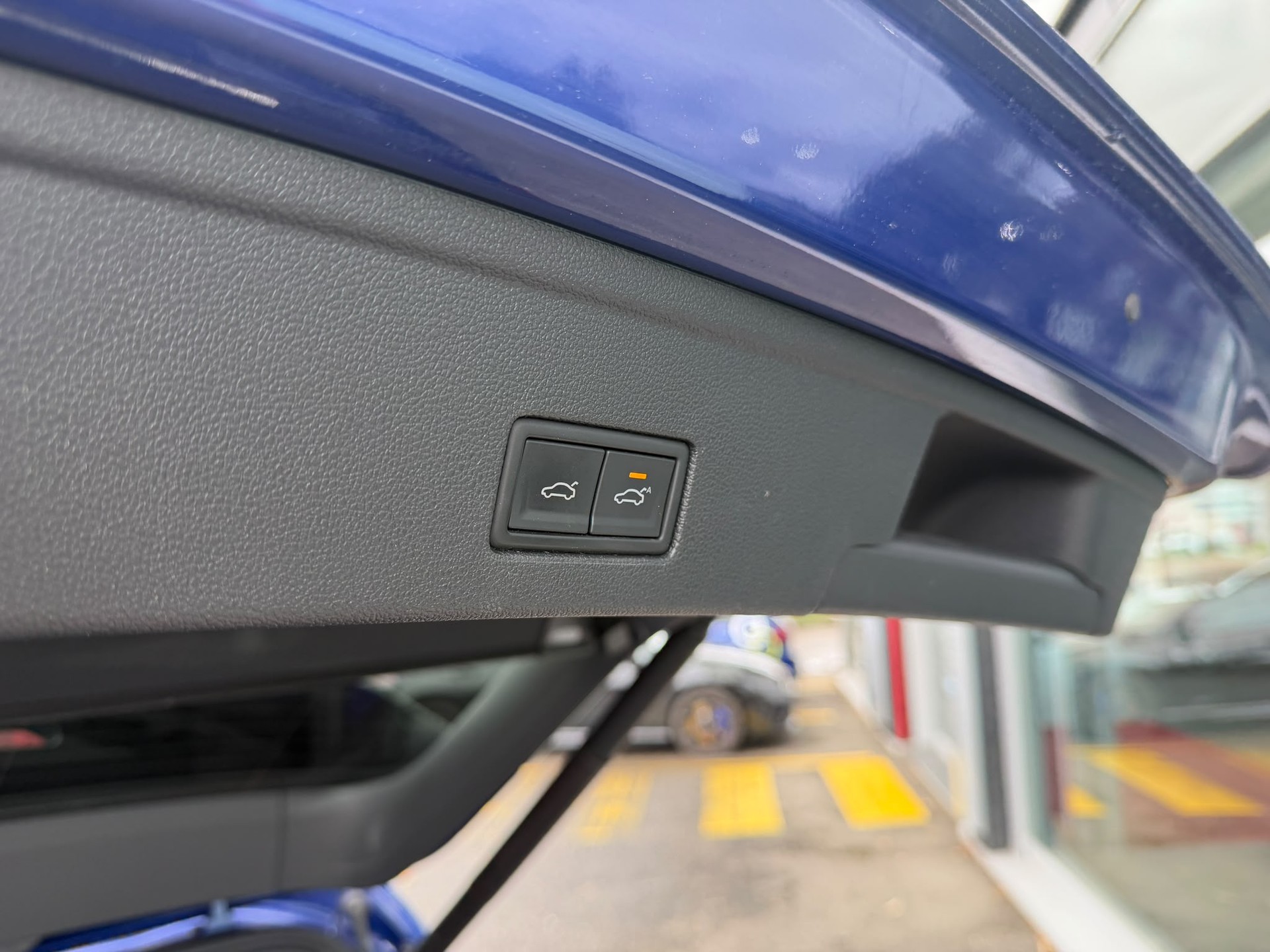 VW Touareg 3.0 TSI eHybrid R Tiptronic-image-29